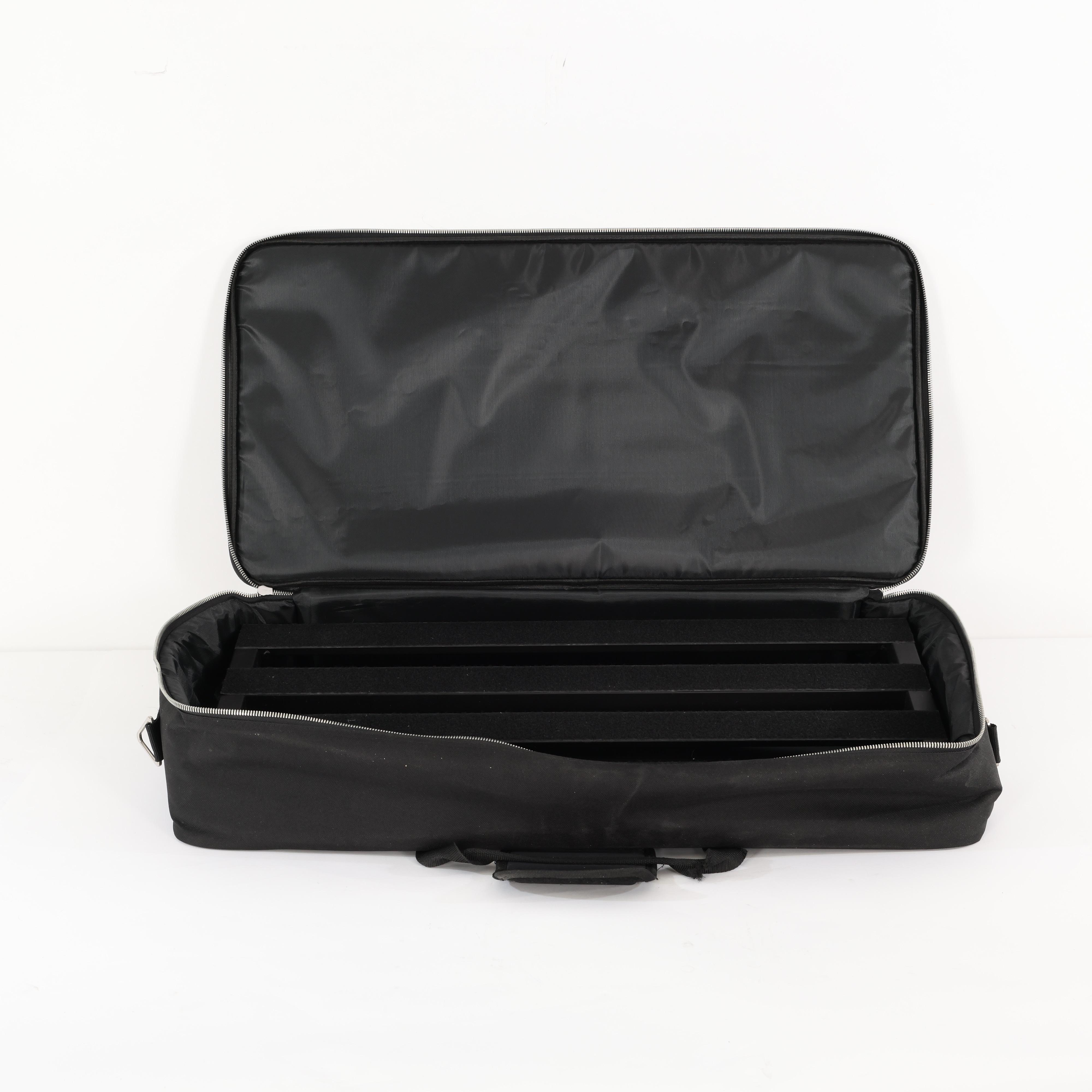 Second Hand Pedaltrain Classic 2 Pedal Board 231 - SH-141-6231 (1).jpg