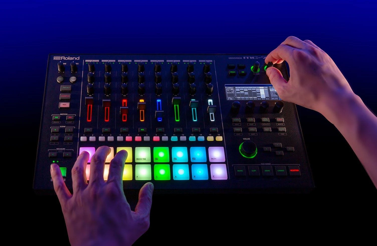 B Stock : Roland MC-707 Groovebox Drum Machine, Sampler and Sequencer - 707 - 516212-1654693170508.jpg