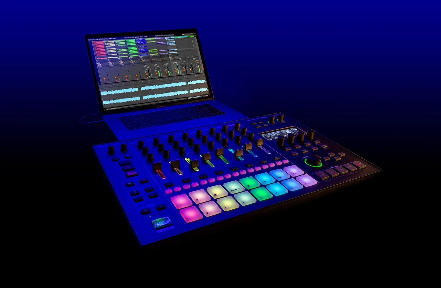 B Stock : Roland MC-707 Groovebox Drum Machine, Sampler and Sequencer - 707 - 516213-1654693177362.jpg