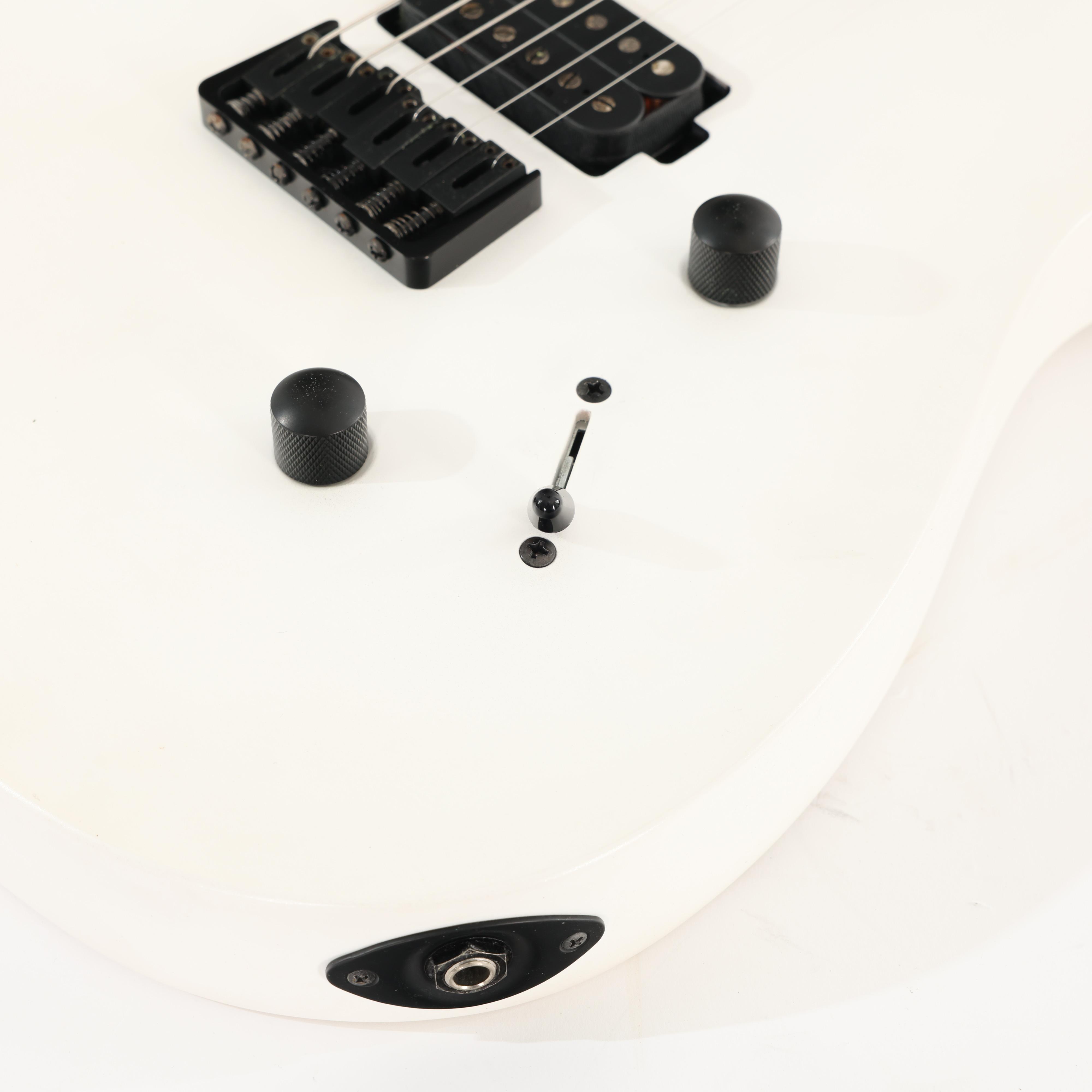 Second Hand Chapman ML3 Pro Modern in White Satin 514 - SH-241-6514 (7).jpg