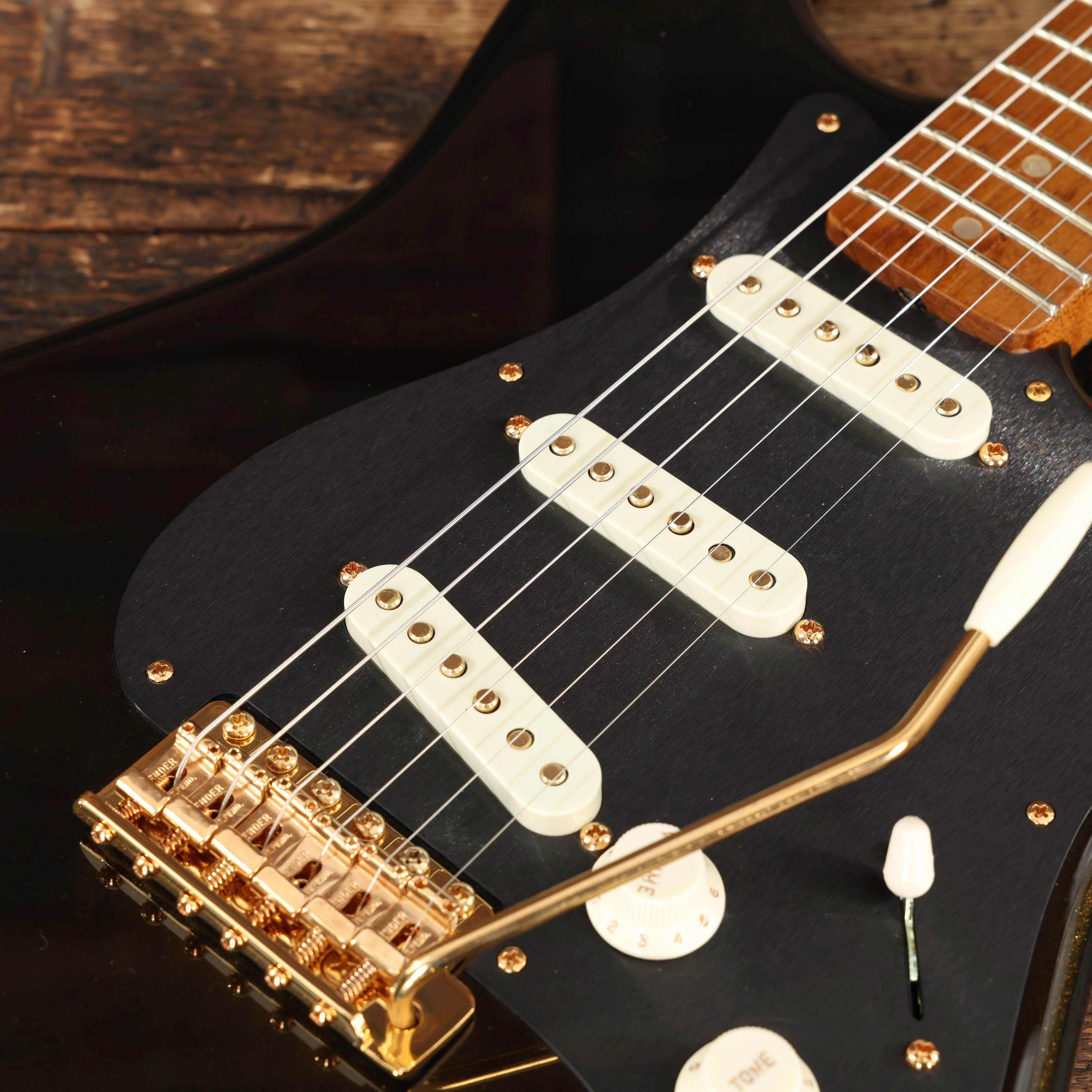 Fender Custom Shop American Custom Stratocaster NOS in Texas Tea - XN18055 (11).JPG