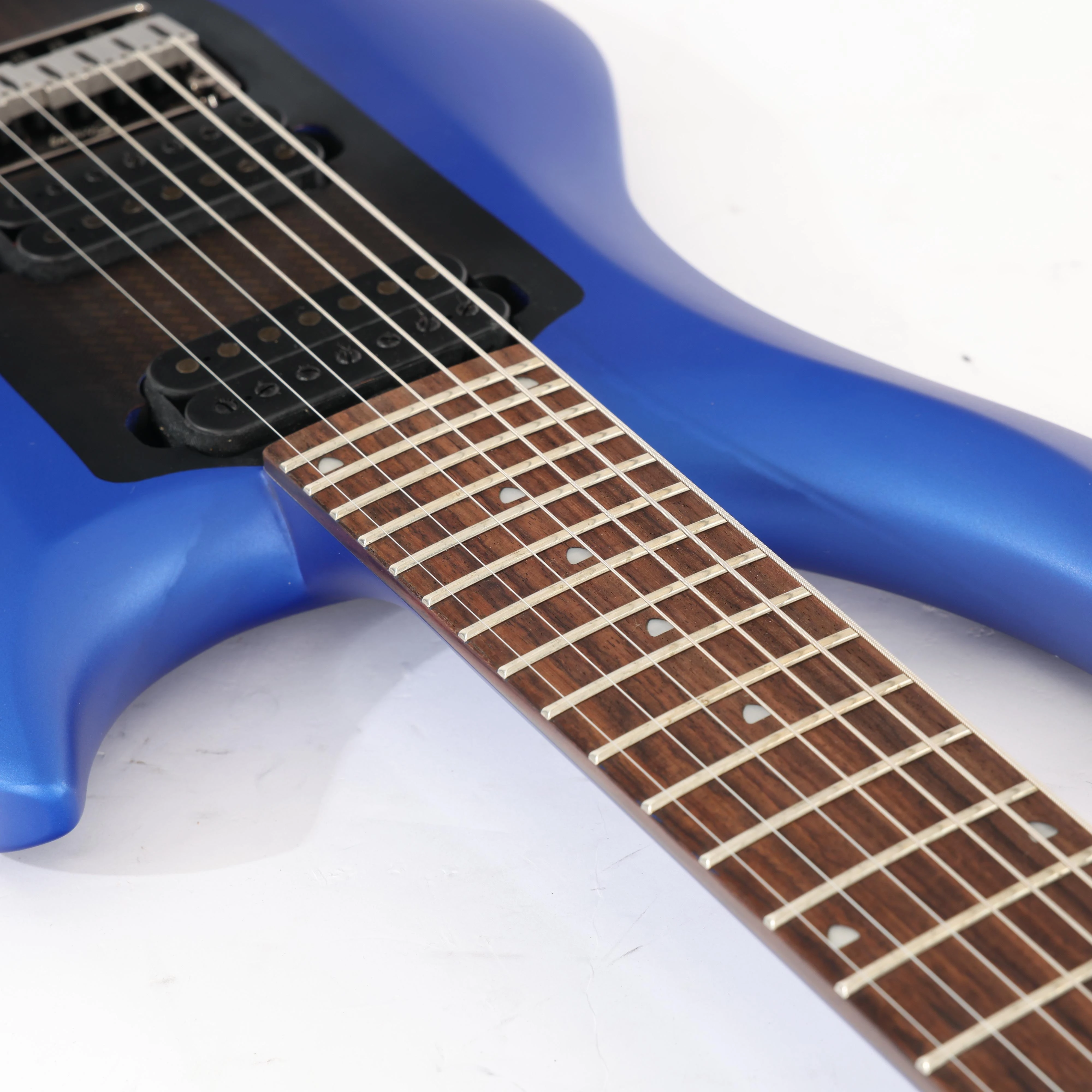B Stock : Sterling by Music Man Majesty 7 in Siberian Sapphire - 001 - B-STMAJ170S-0001 (8).jpg