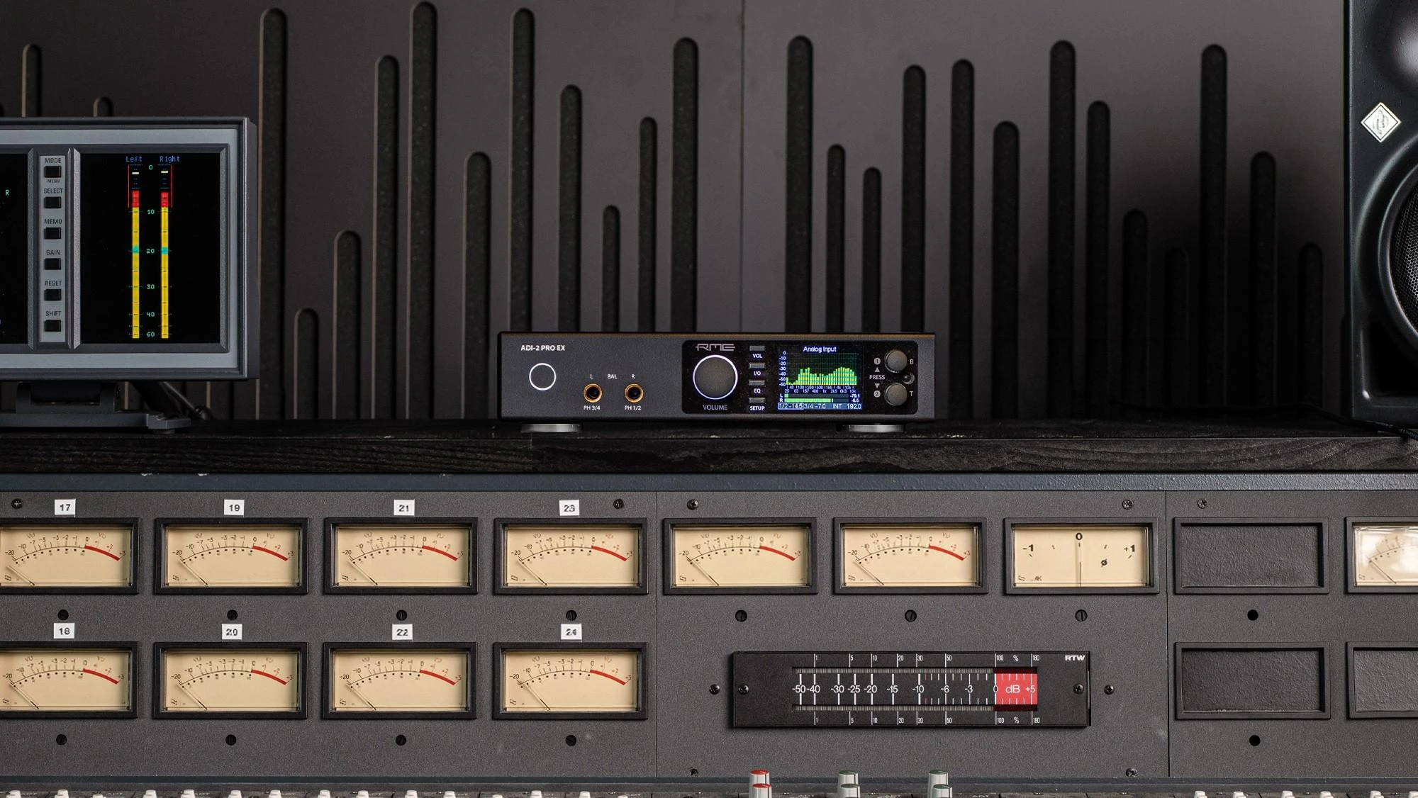 RME ADI-2 Pro EX Reference AD/DA Converter - ADI-2PROEX (3).jpg