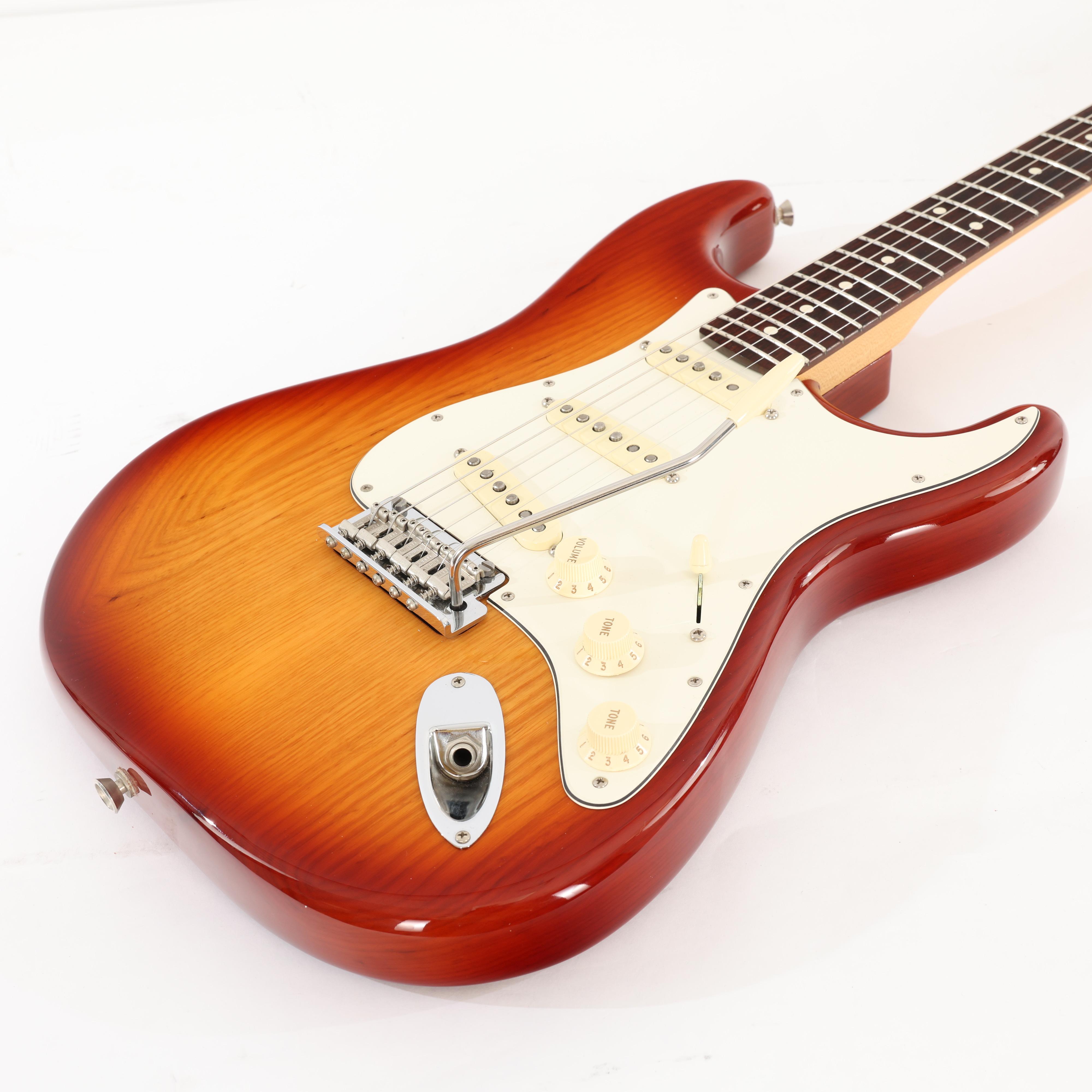 Second Hand Fender American Pro Stratocaster Rosewood Fretboard Sienna Sunburst 355 - SH-122-1355 (5).jpg
