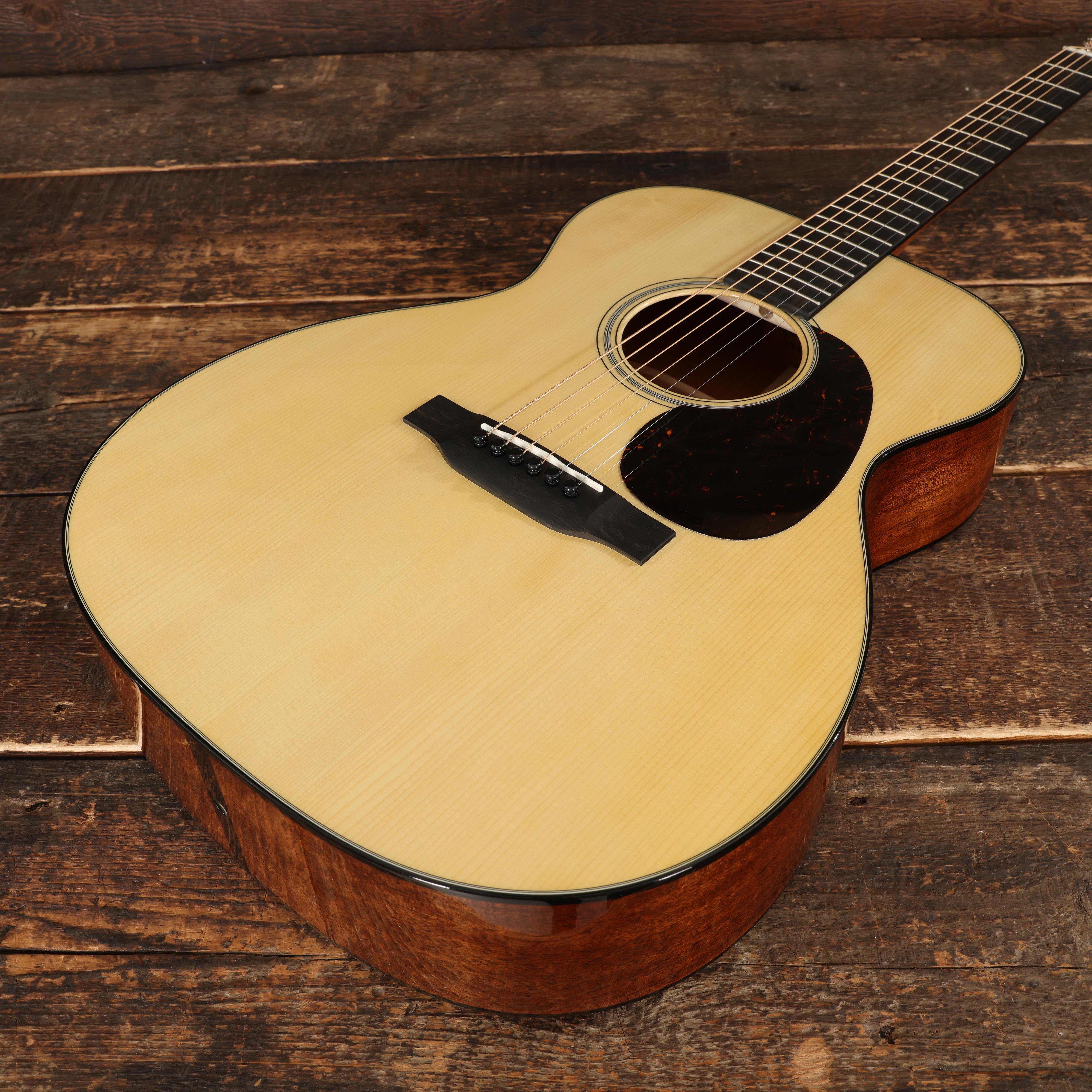 Martin Custom Shop 000-18 Acoustic Guitar - 3048883 (8).JPG