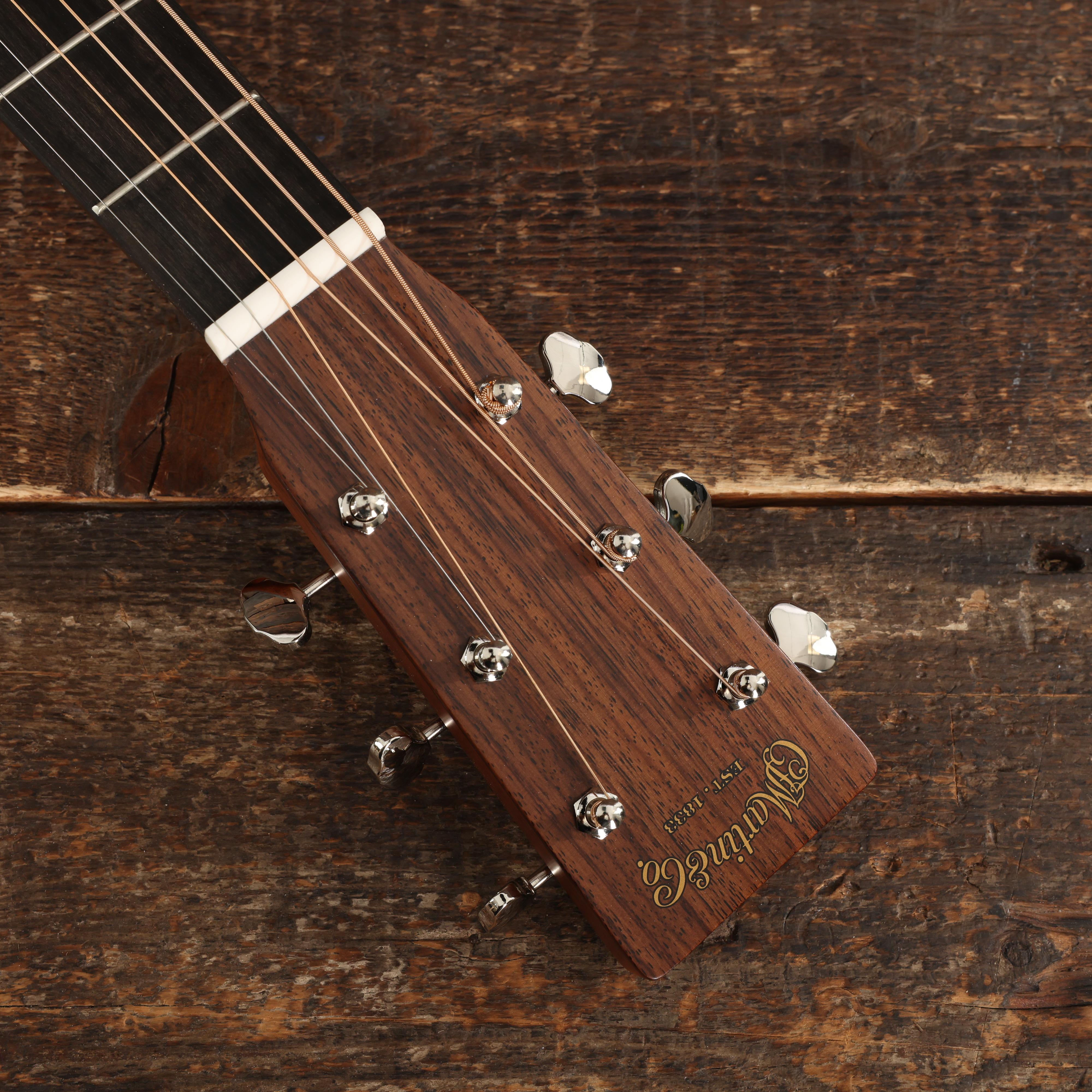 Martin Custom Shop 000-18 Acoustic Guitar - 3048883 (14).JPG