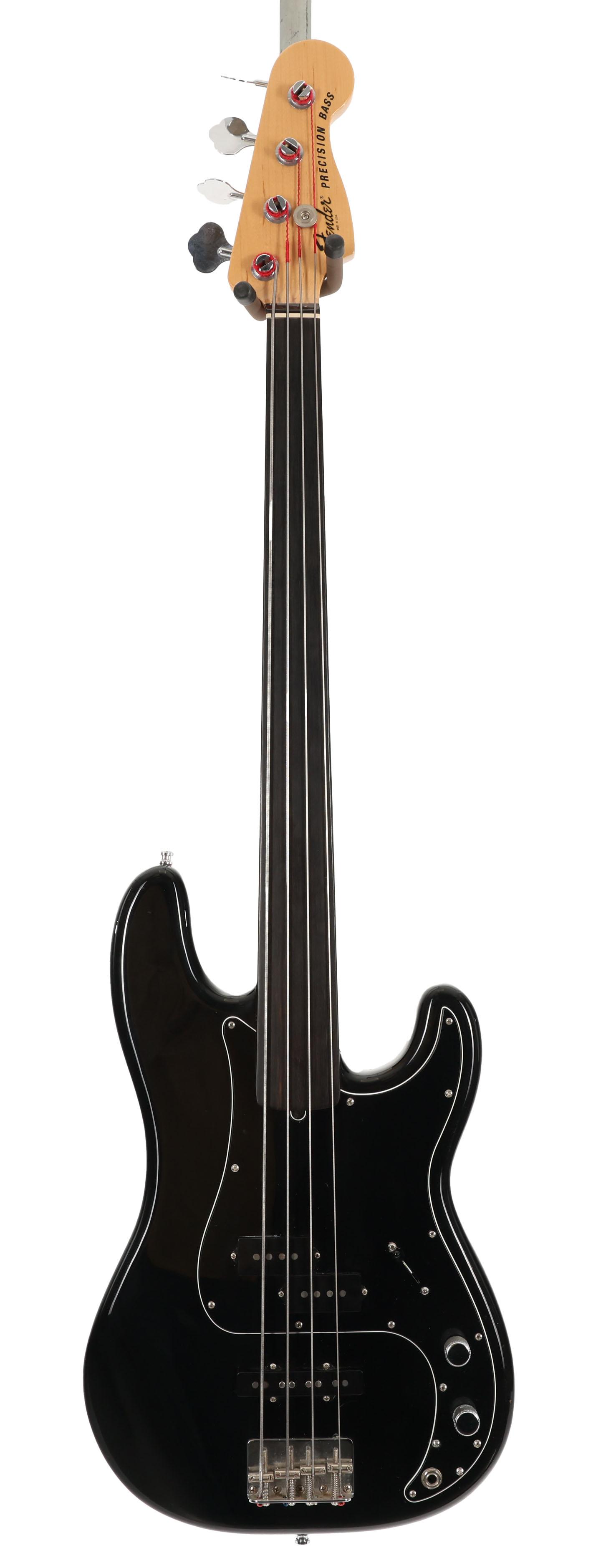 Second Hand Fender US Tony Franklin Fretless Precision 4 String Bass, Black 043 - SH-213-0043 (3).jpg