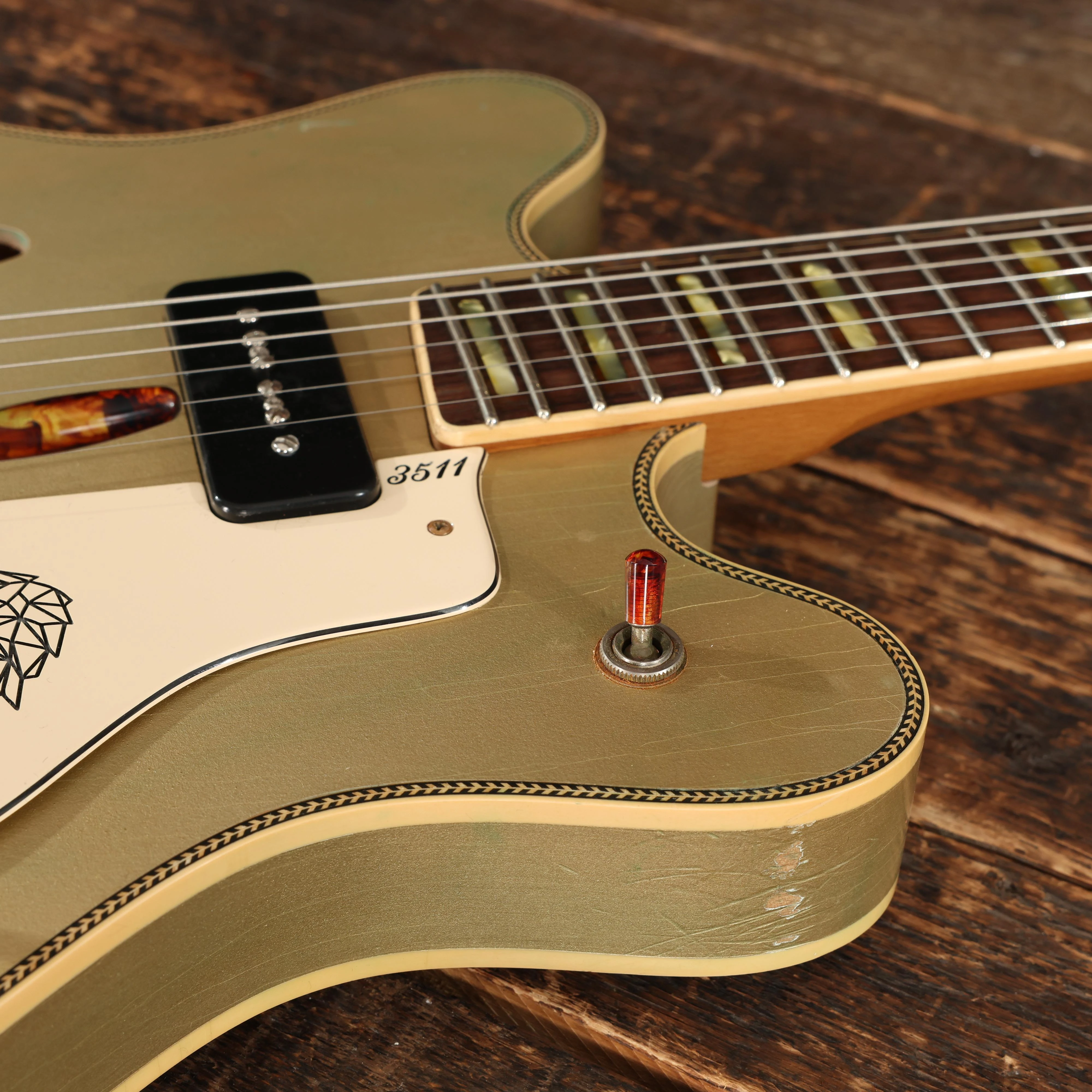 Castedosa 3511 Lobo Semi-Hollow Electric Guitar in Light Aged Shoreline Gold - CAST3511LOBOSHLG-547 (17).JPG