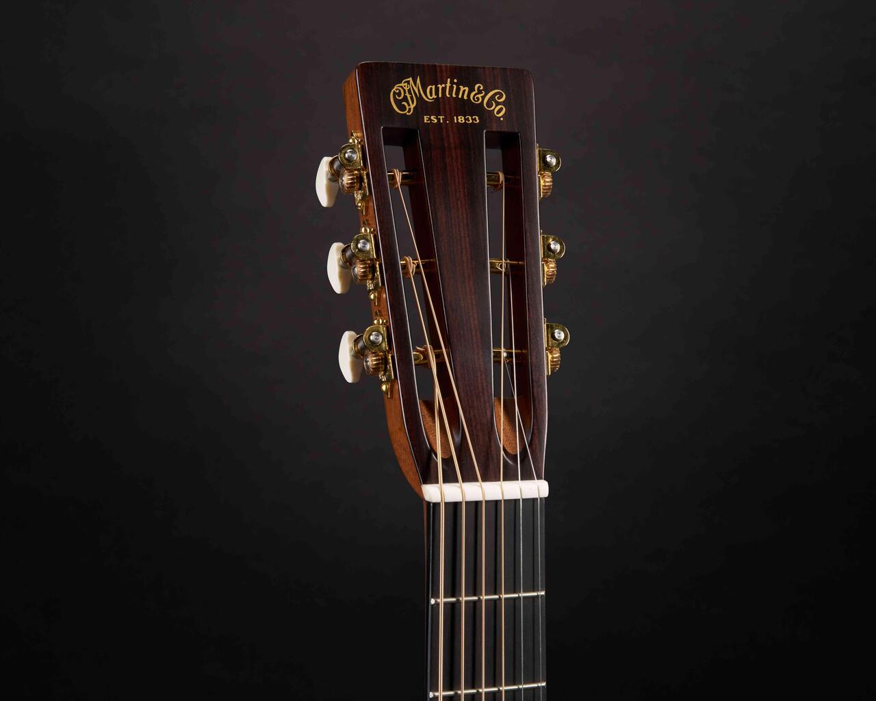 Martin 000-28 Shawn Mendes Acoustic Guitar - 000-28MENDES-13.jpg