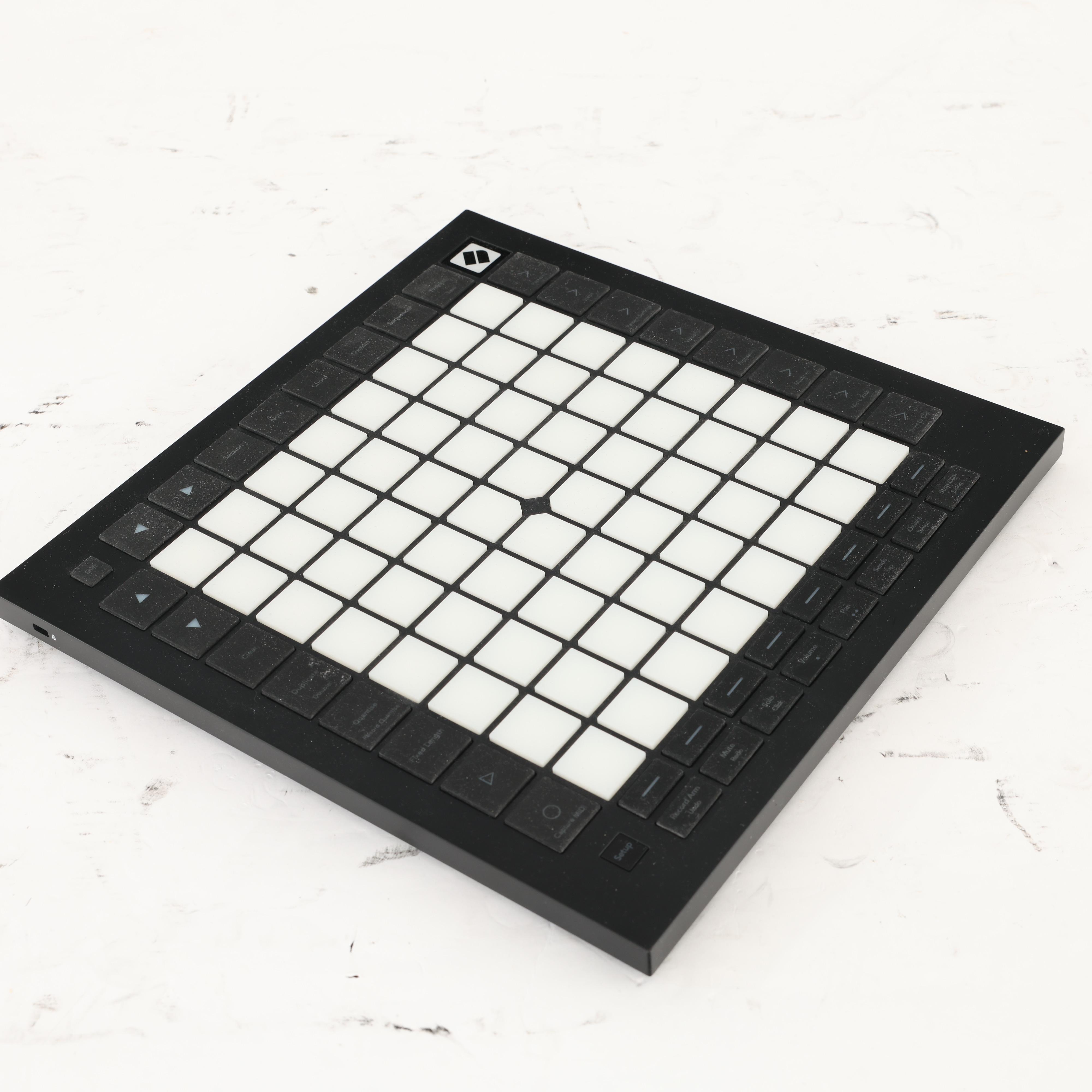 Second Hand Novation Launchpad Pro MK3 604 - SH-241-6604 (3).jpg