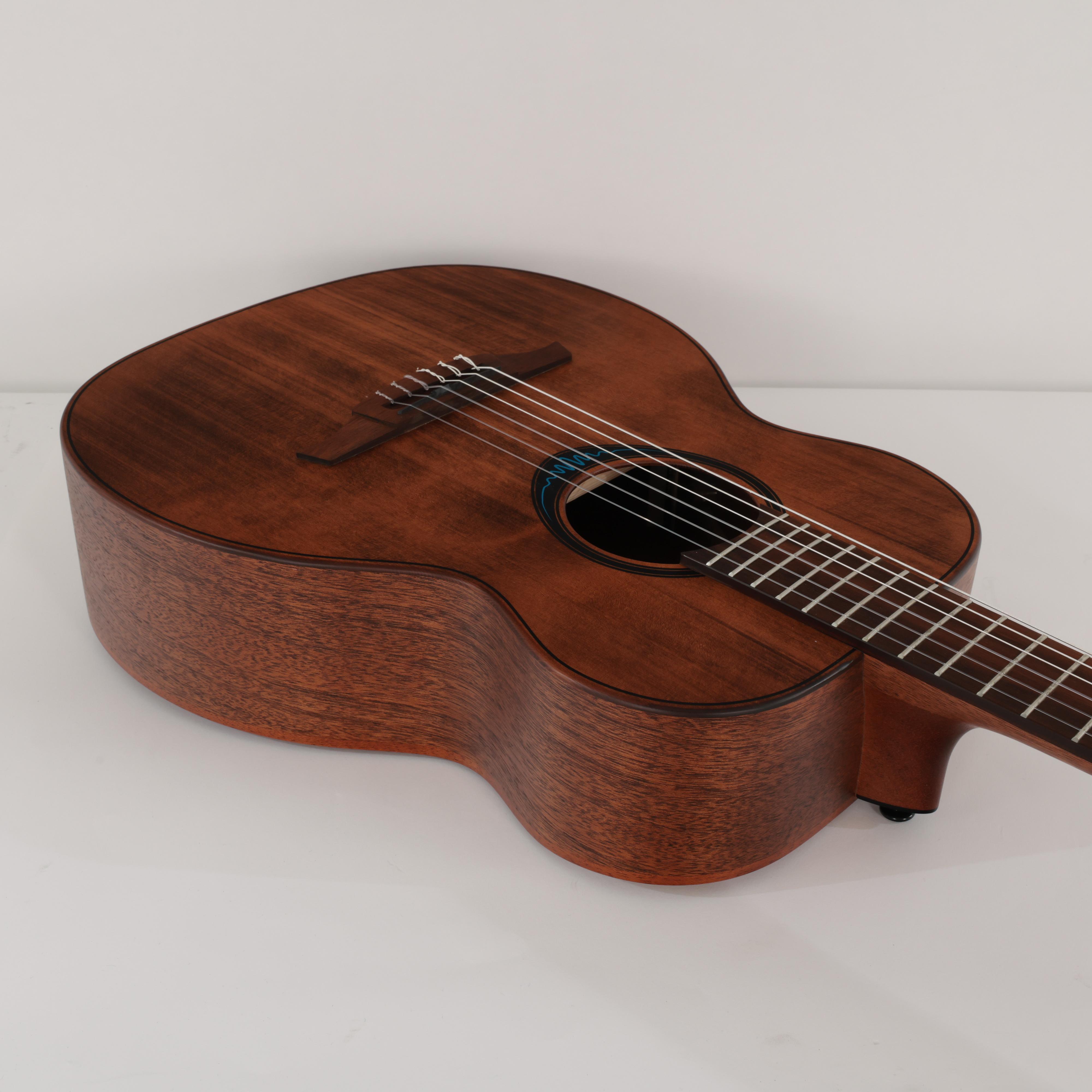 Second Hand Lag BlueWave 1 TNBW1TE-BRW Nylon Travel Electro Smart Guitar 926 - SH-130-0926 (8).jpg