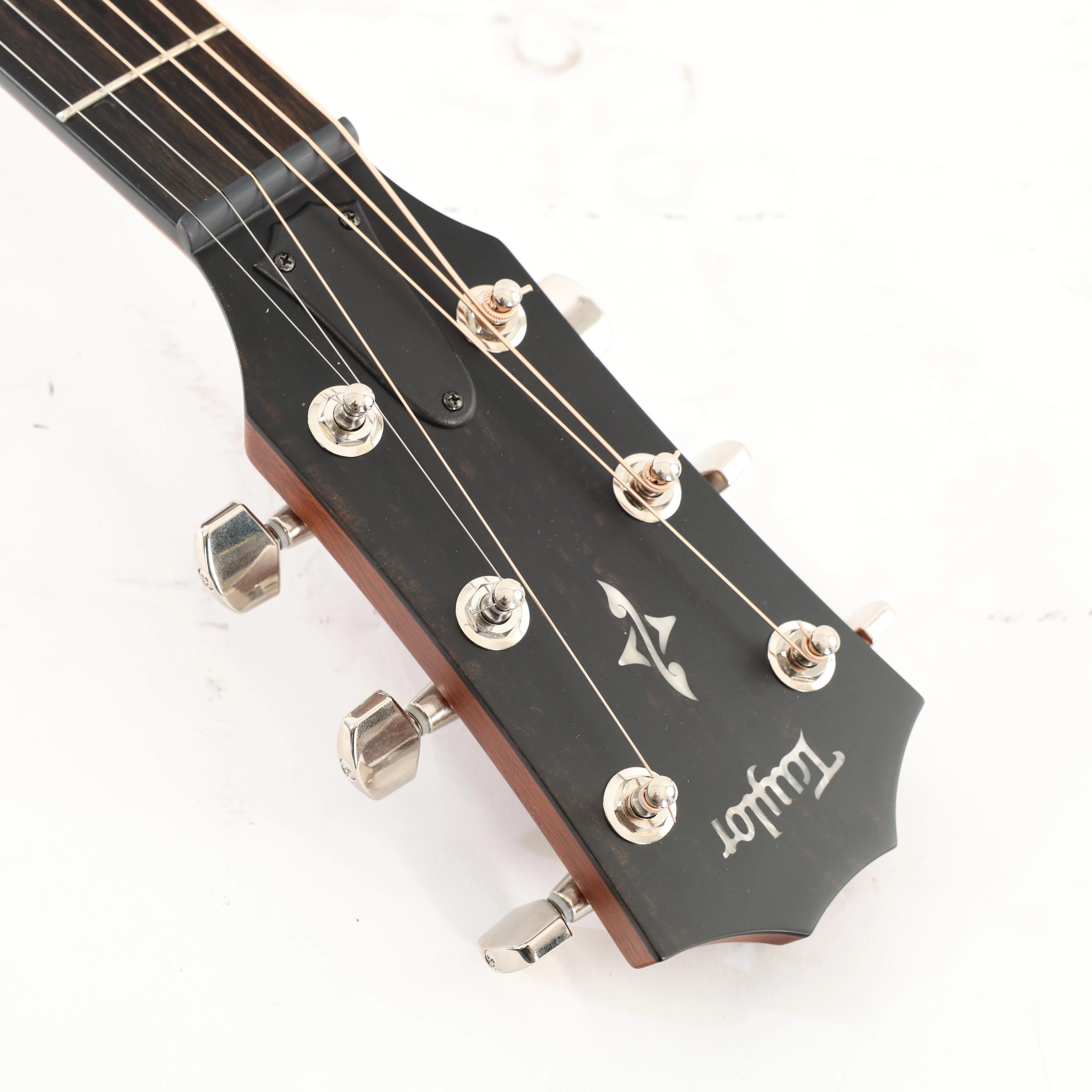 Second Hand Taylor 412ce ES-2 Tobacco Edgeburst 585 - SH-114-2585 (11).jpg