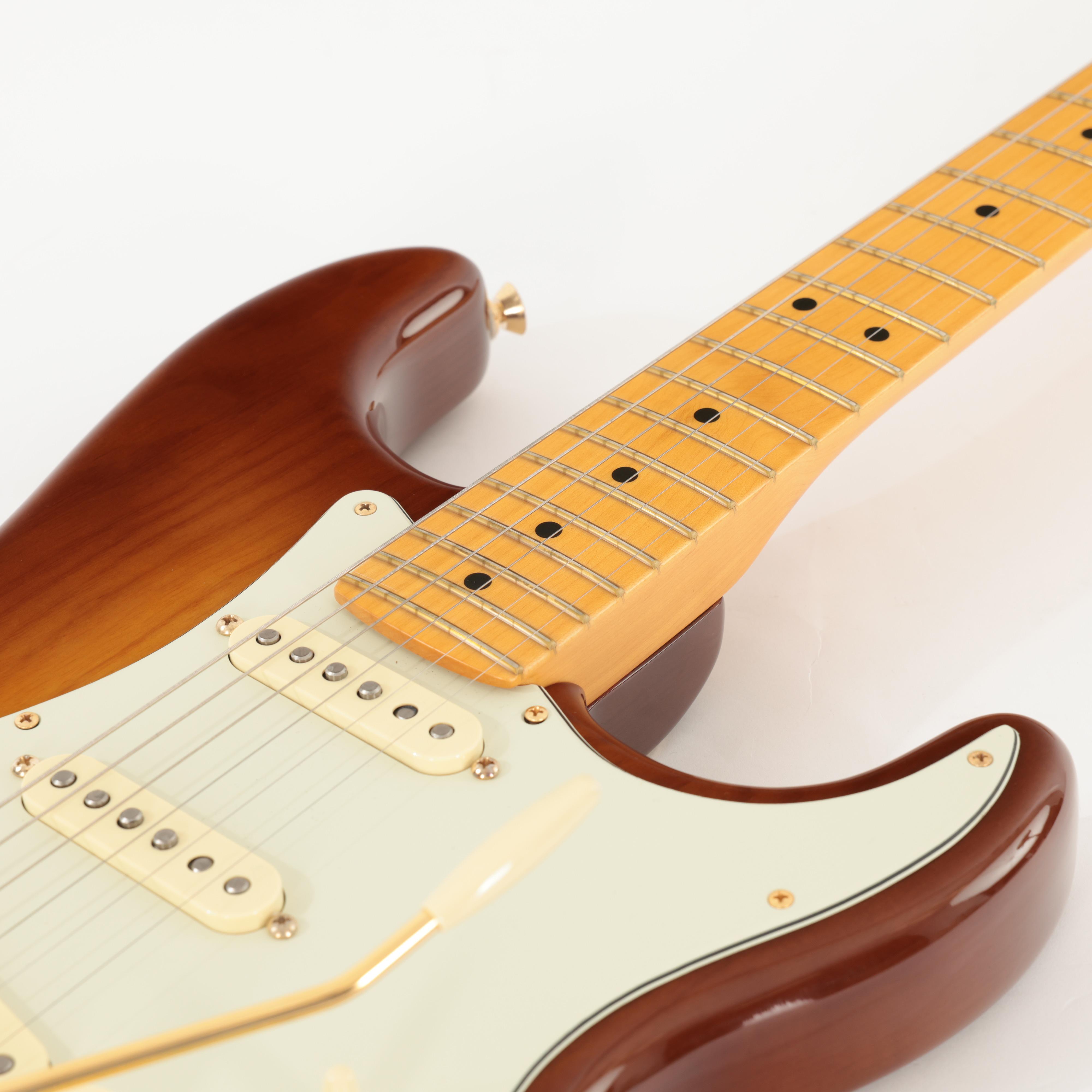 Second Hand Fender 75th Anniversary Stratocaster in 2-Color Bourbon Burst 381 - SH-122-1381 (6).jpg