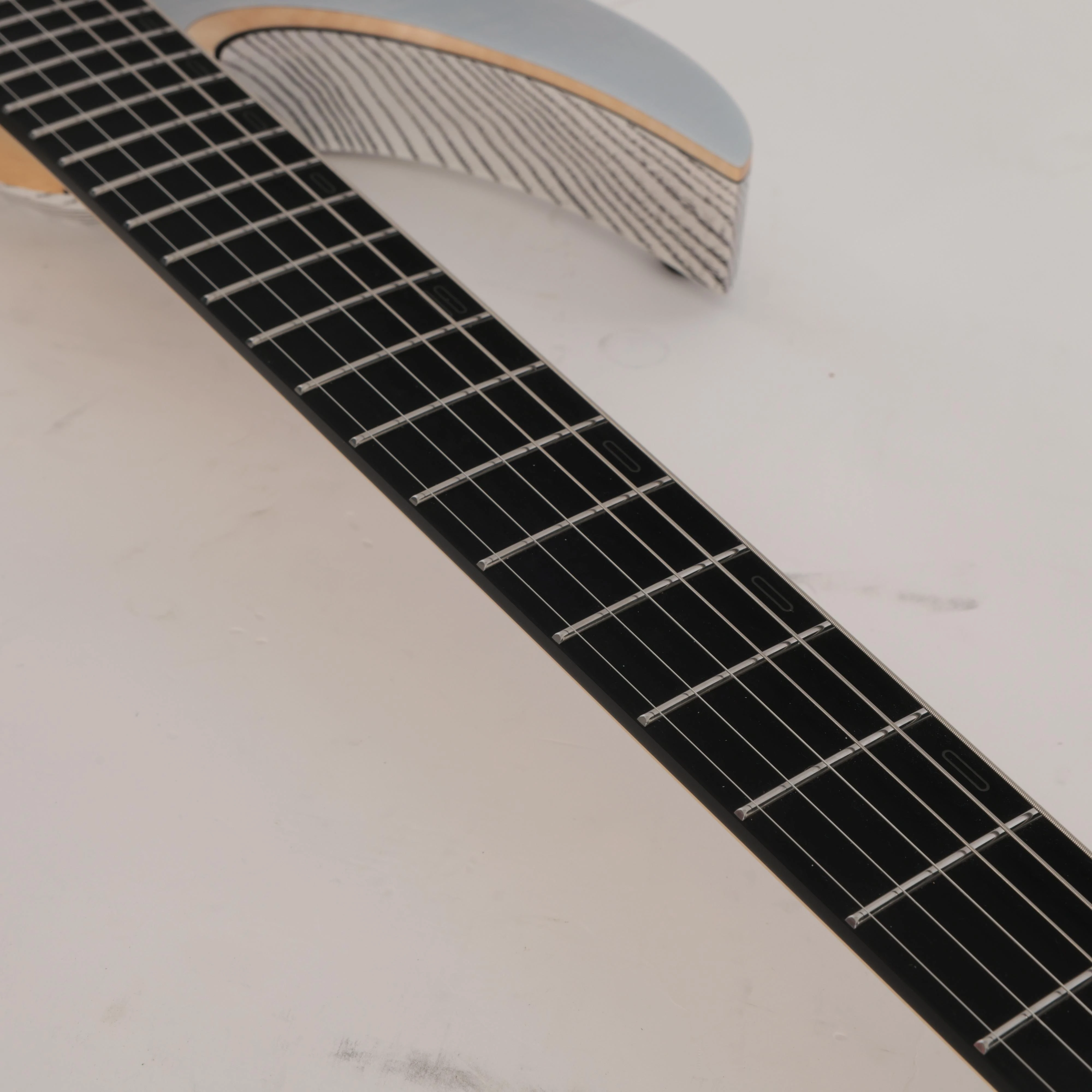 Infinia Neptune 6-String Headless Electric Guitar in Lunar White - NE6506 (11).JPG