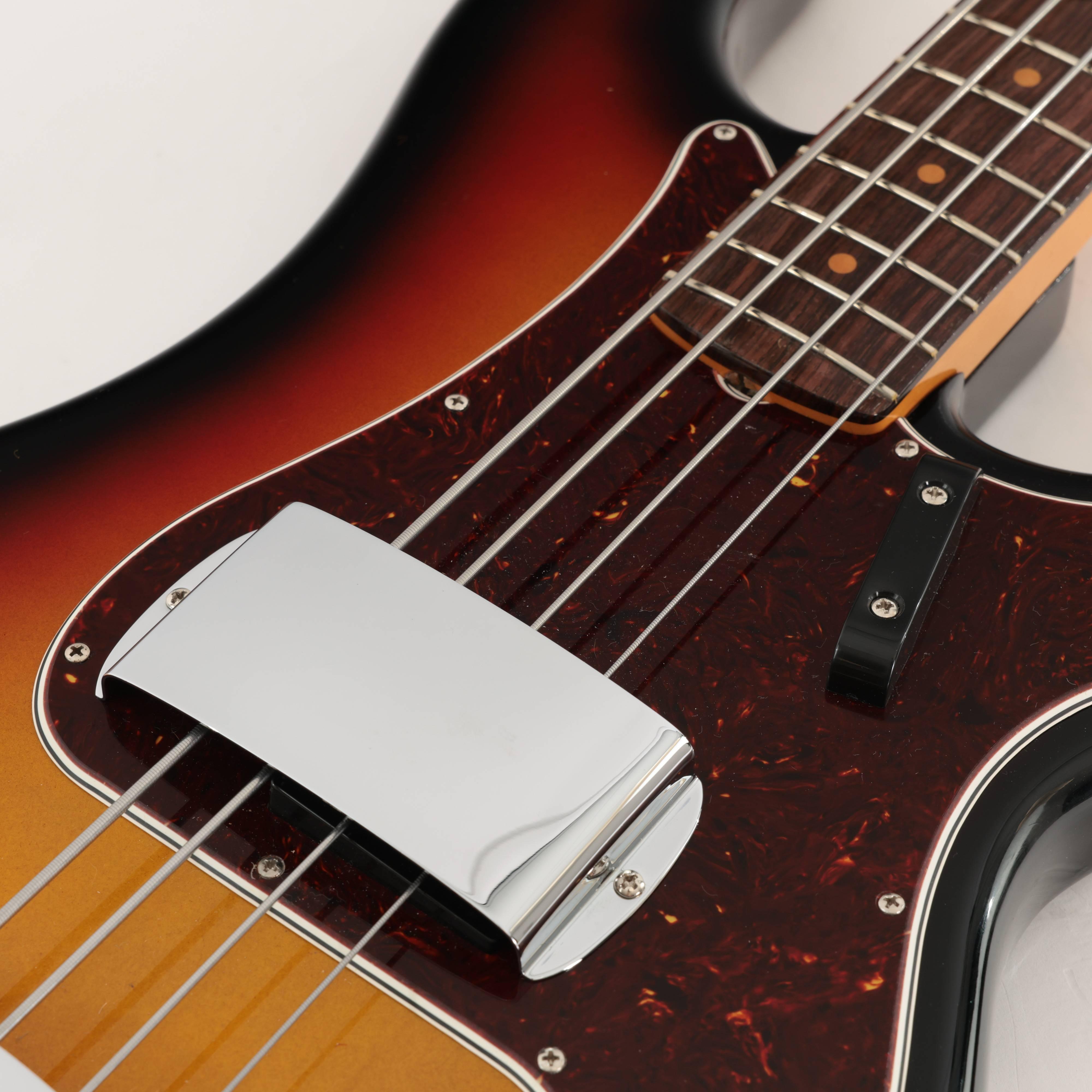 Second Hand 2025 Fender American Vintage II 1960 Presicion Bass 3-Tone Sunburst 029 - SH-168-0029 (6).jpg