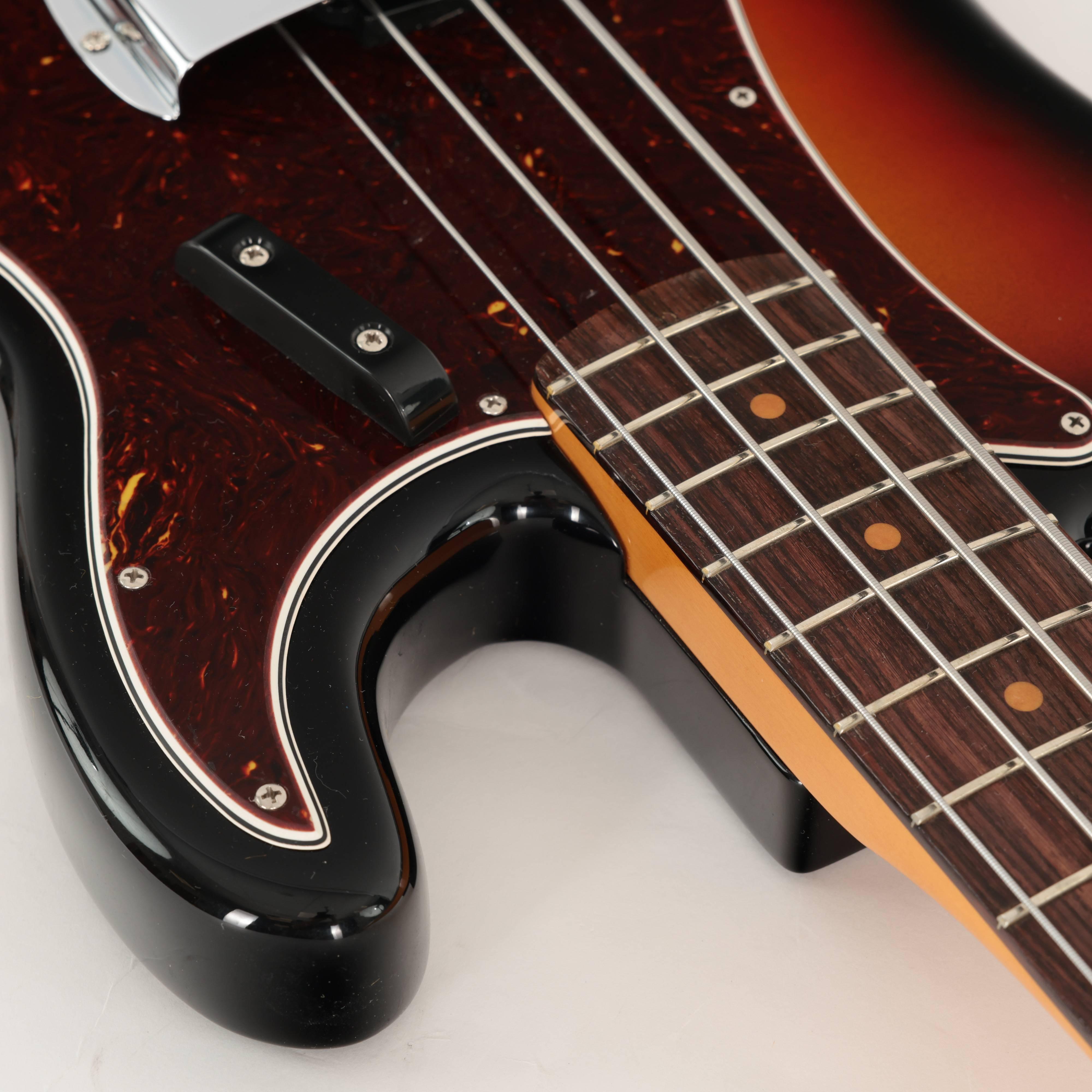 Second Hand 2025 Fender American Vintage II 1960 Presicion Bass 3-Tone Sunburst 029 - SH-168-0029 (9).jpg