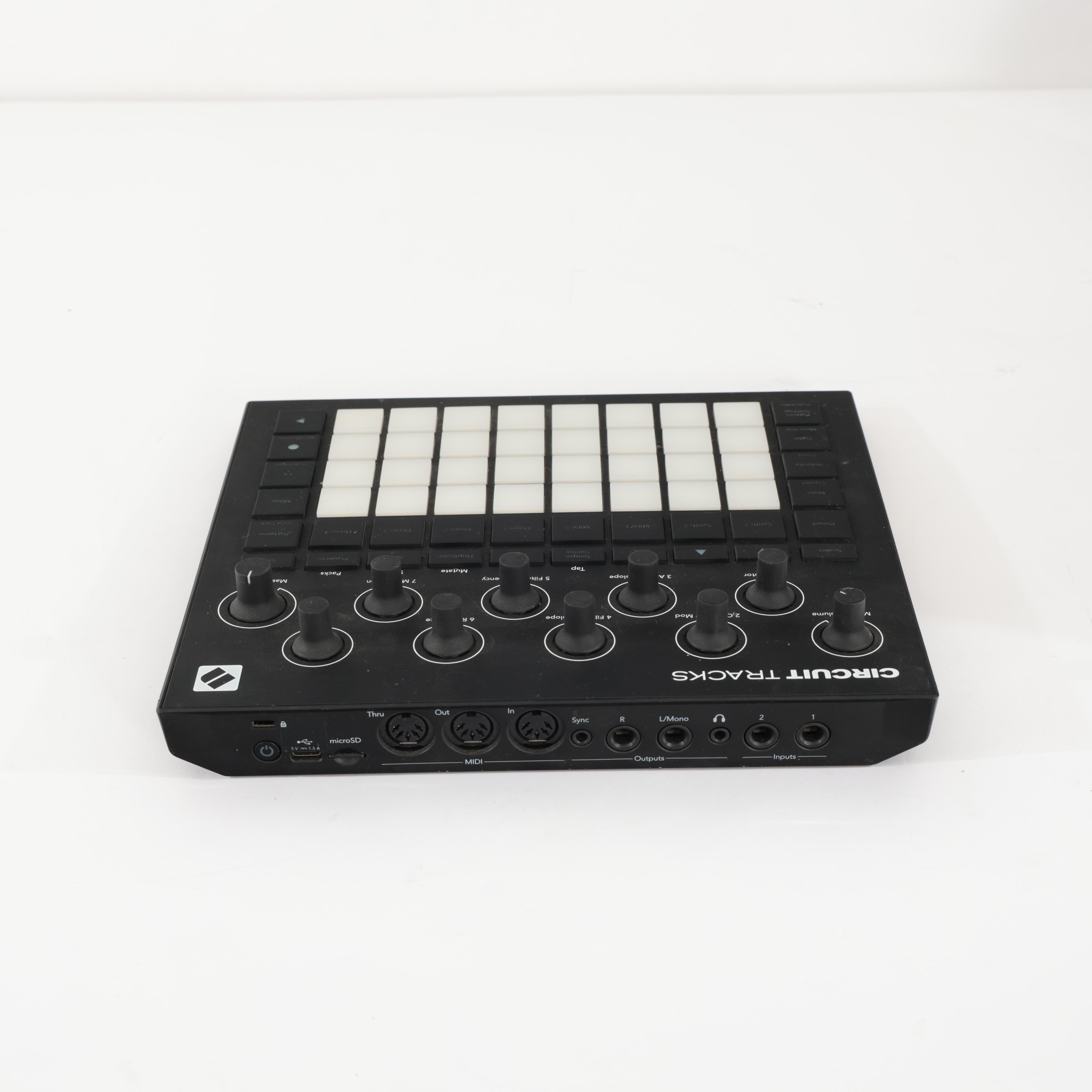Second Hand Novation Circuit Tracks 820 - SH-204-1820 (5).jpg