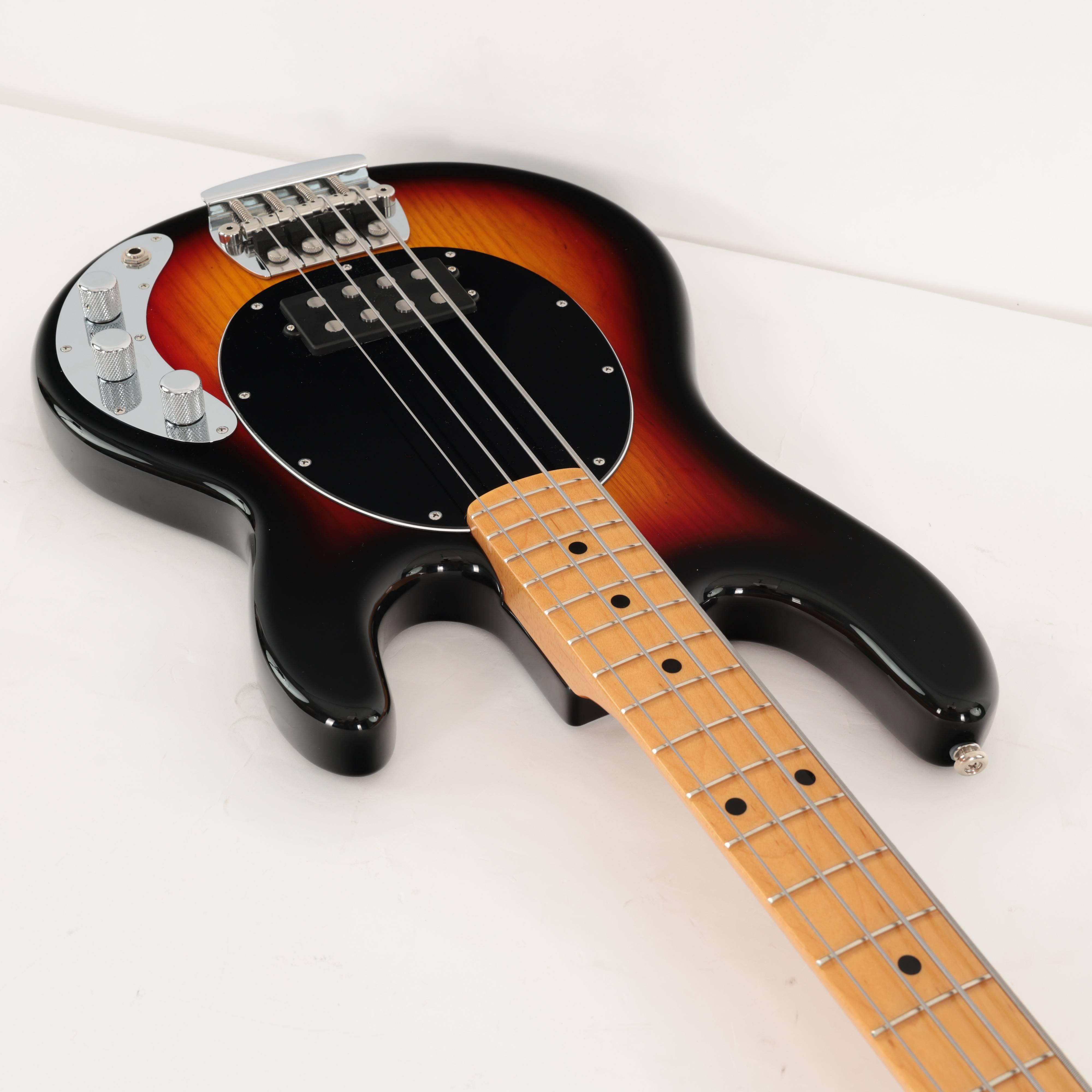 Second Hand Ernie Ball Music Retro 70s StingRay Vintage Sunburst 032 - SH-168-0032 (10).jpg