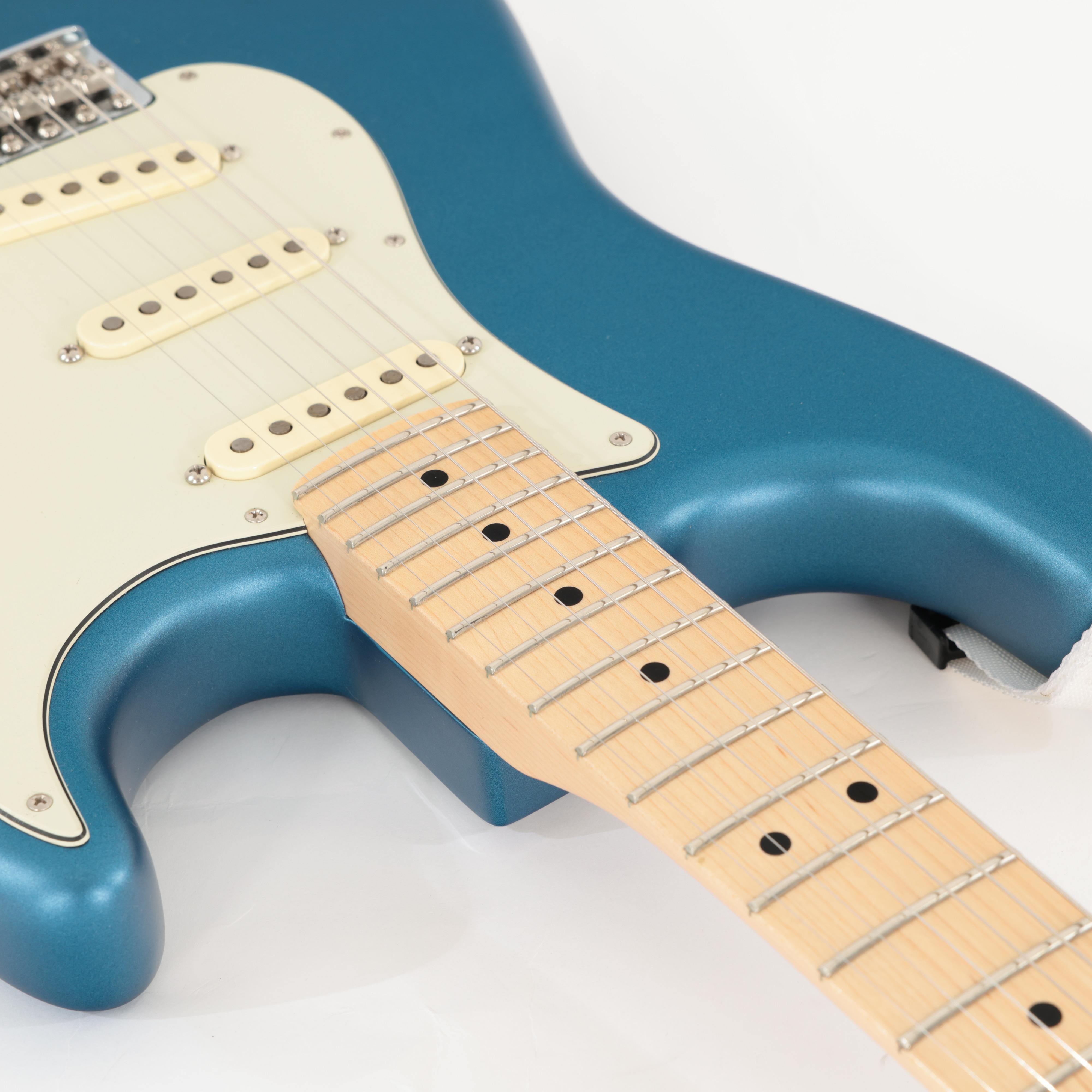 Second Hand Fender American Performer Stratocaster in Blue 364 - SH-141-6364 (9).jpg