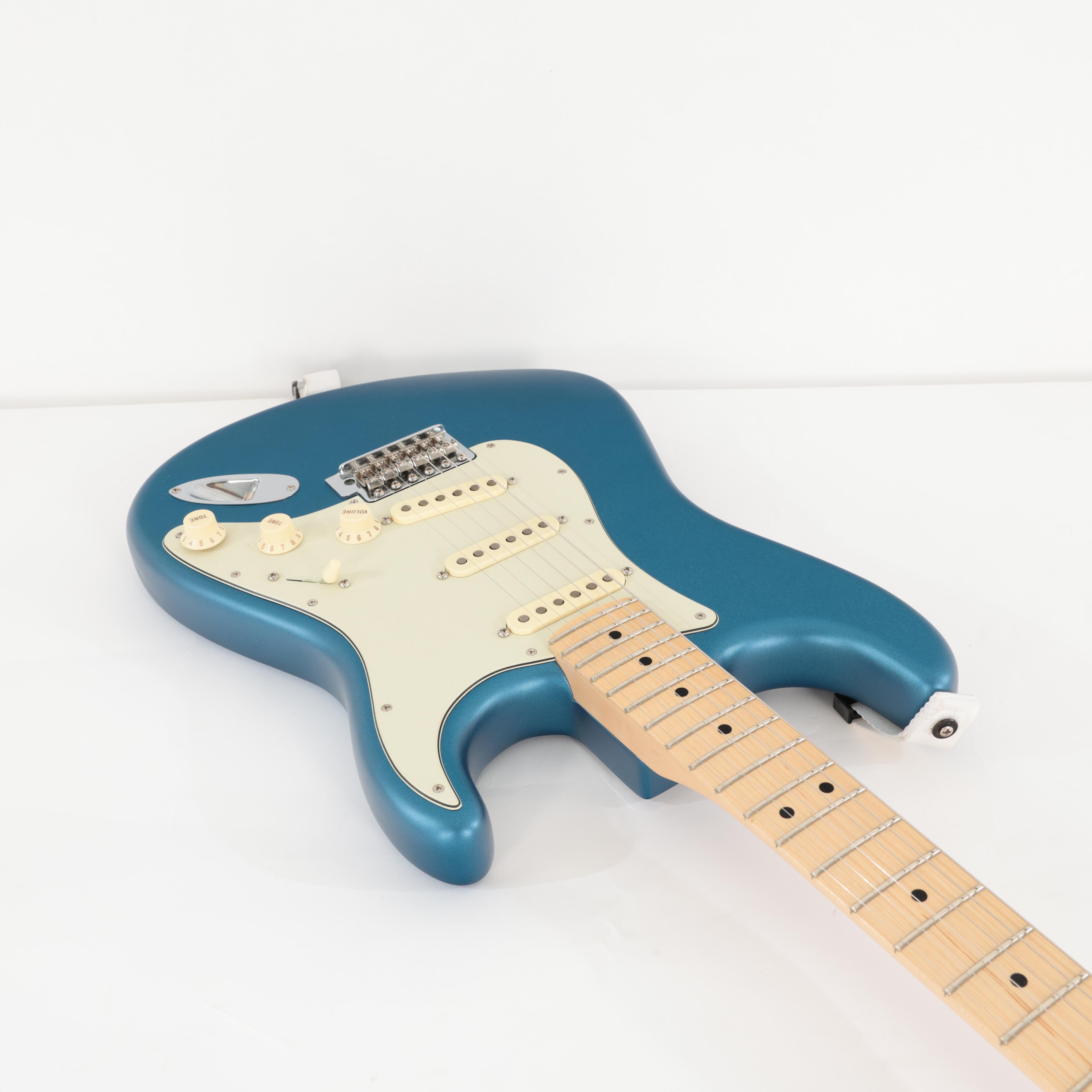 Second Hand Fender American Performer Stratocaster in Blue 364 - SH-141-6364 (8).jpg