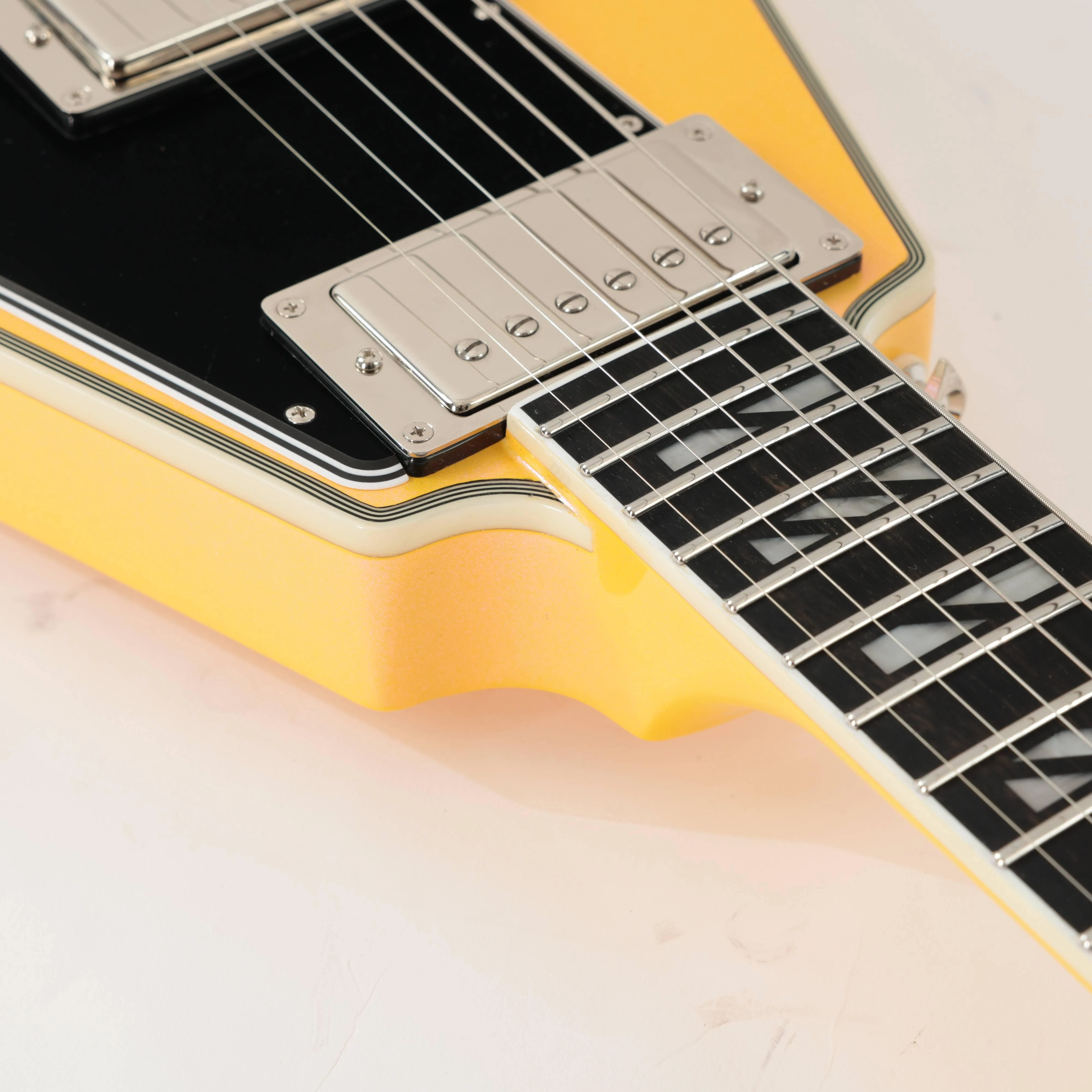 B Stock : Epiphone Futura Flying V Custom Electric Guitar in Solaris Shift - 001 - B-EIFFVCSLS-0001 (12).jpg