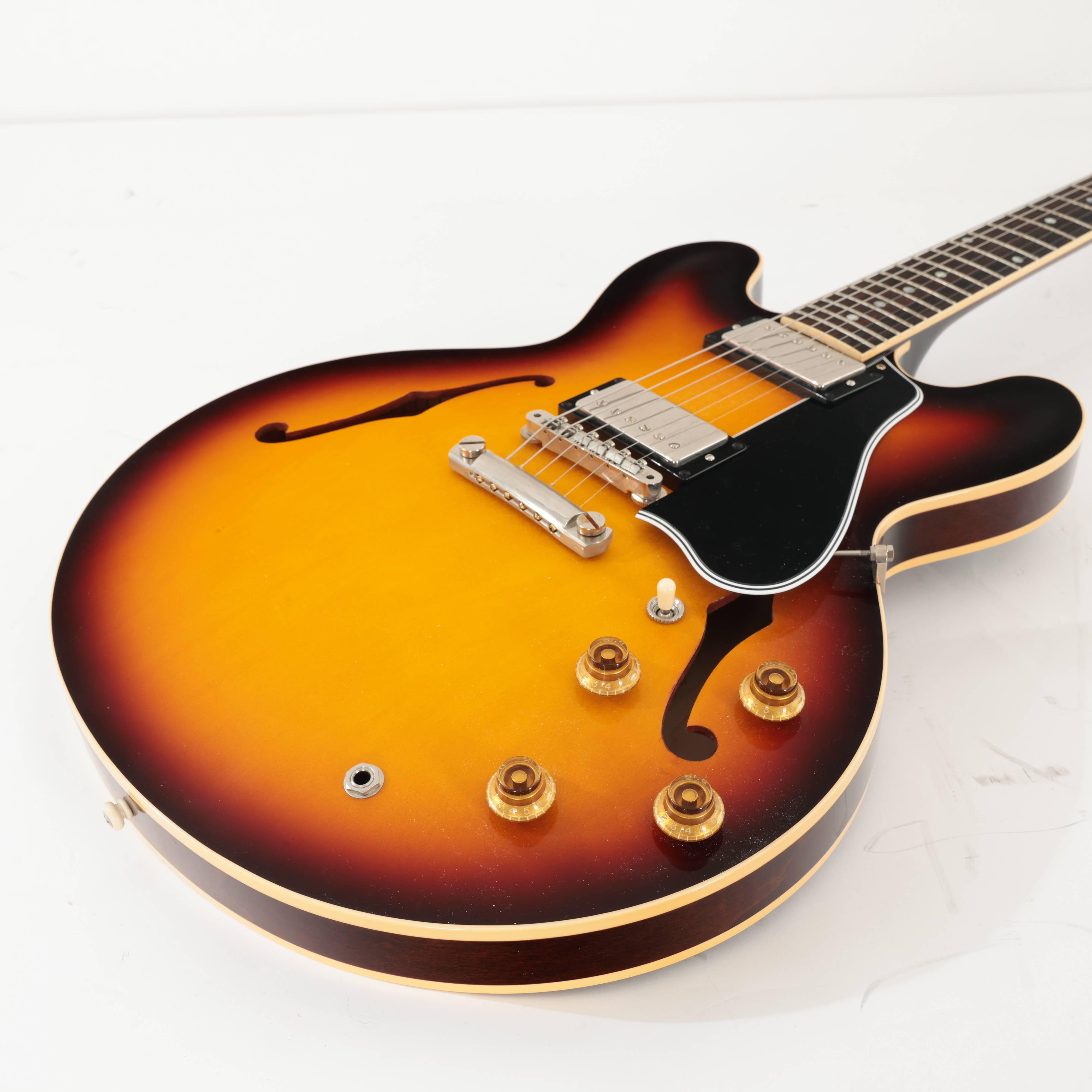 Second Hand Gibson Custom Shop 1959 ES-335 Reissue VOS Vintage Burst 636 - SH-114-2636 (5).jpg