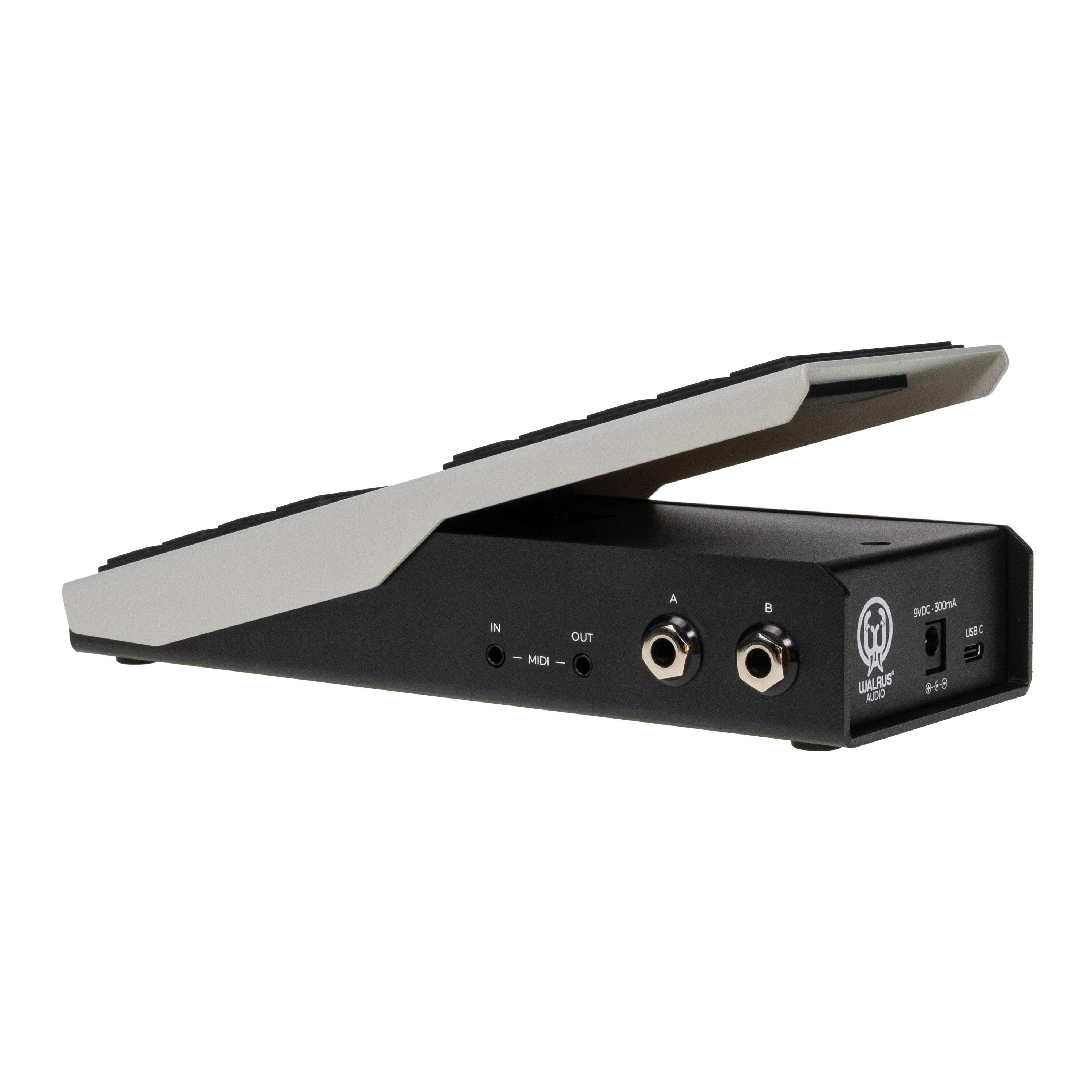 Walrus Audio Canvas Expression Pedal - Walrus-Audio-Canvas-Expression-power-quarter-view-jacks.jpg