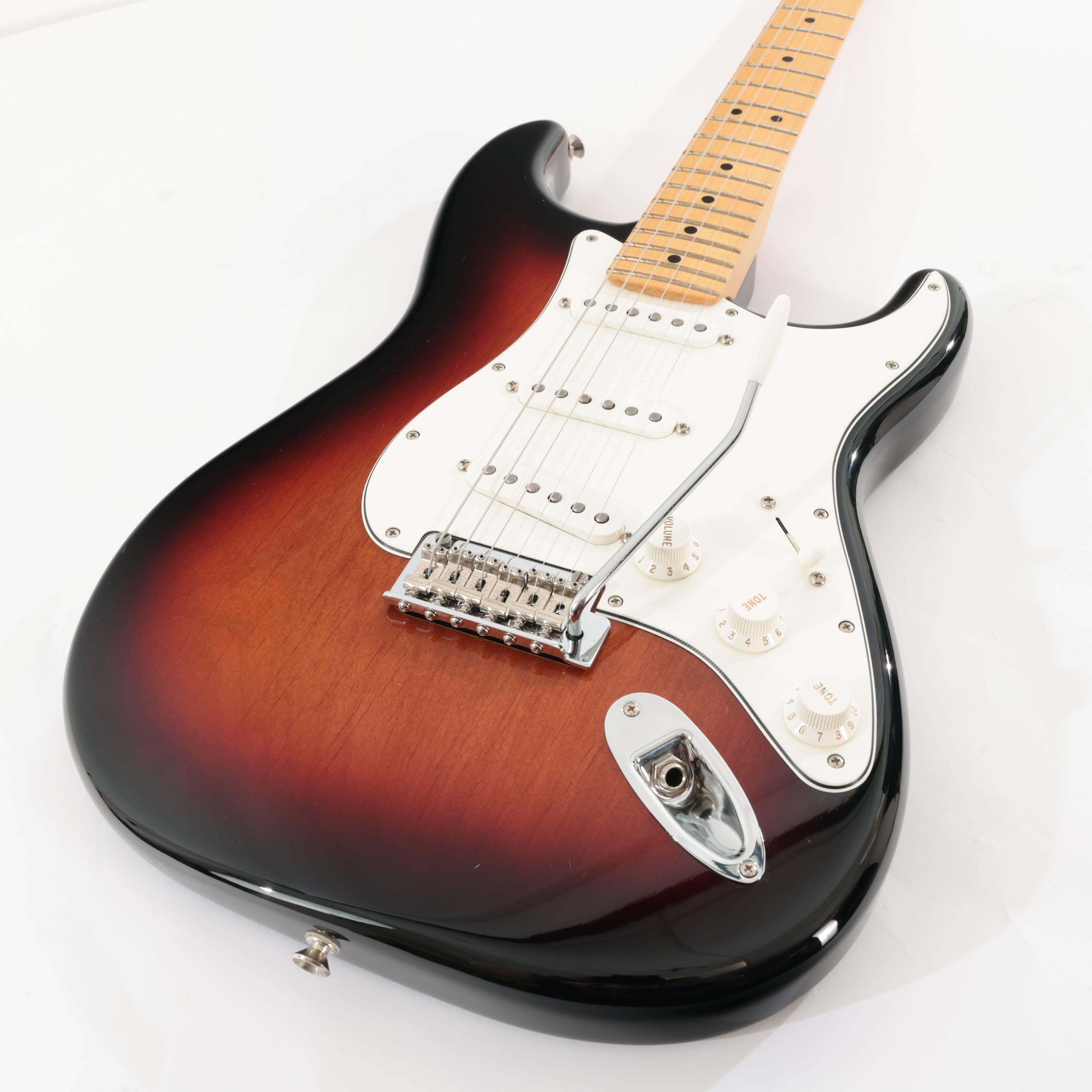 Second Hand Player Series Stratocaster In 3TS With Gigbag 398 - SH-122-1398 (6).jpg