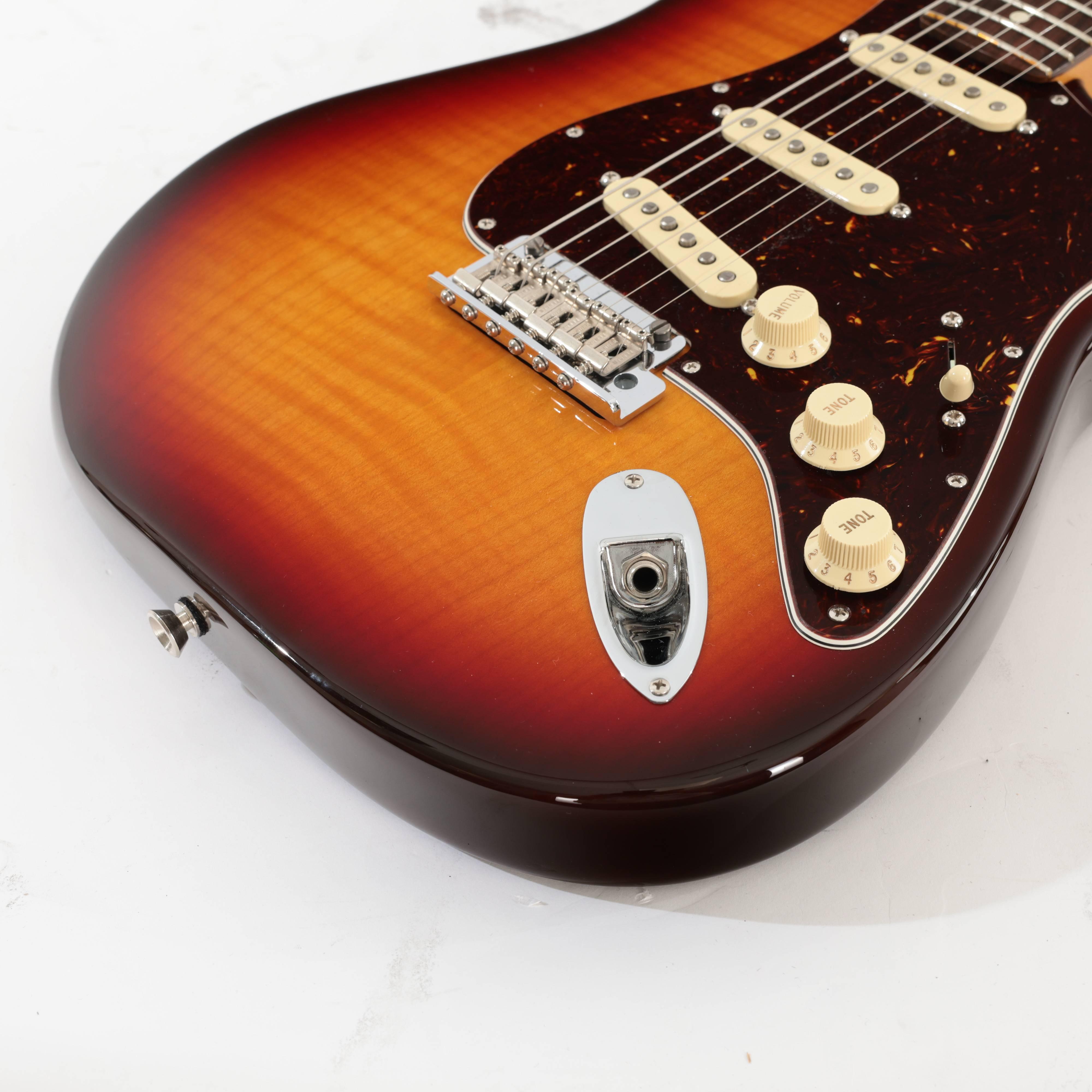 Second Hand Fender Pro II Strat 70th Anniversary Burst 644 - SH-114-2644 (7).jpg
