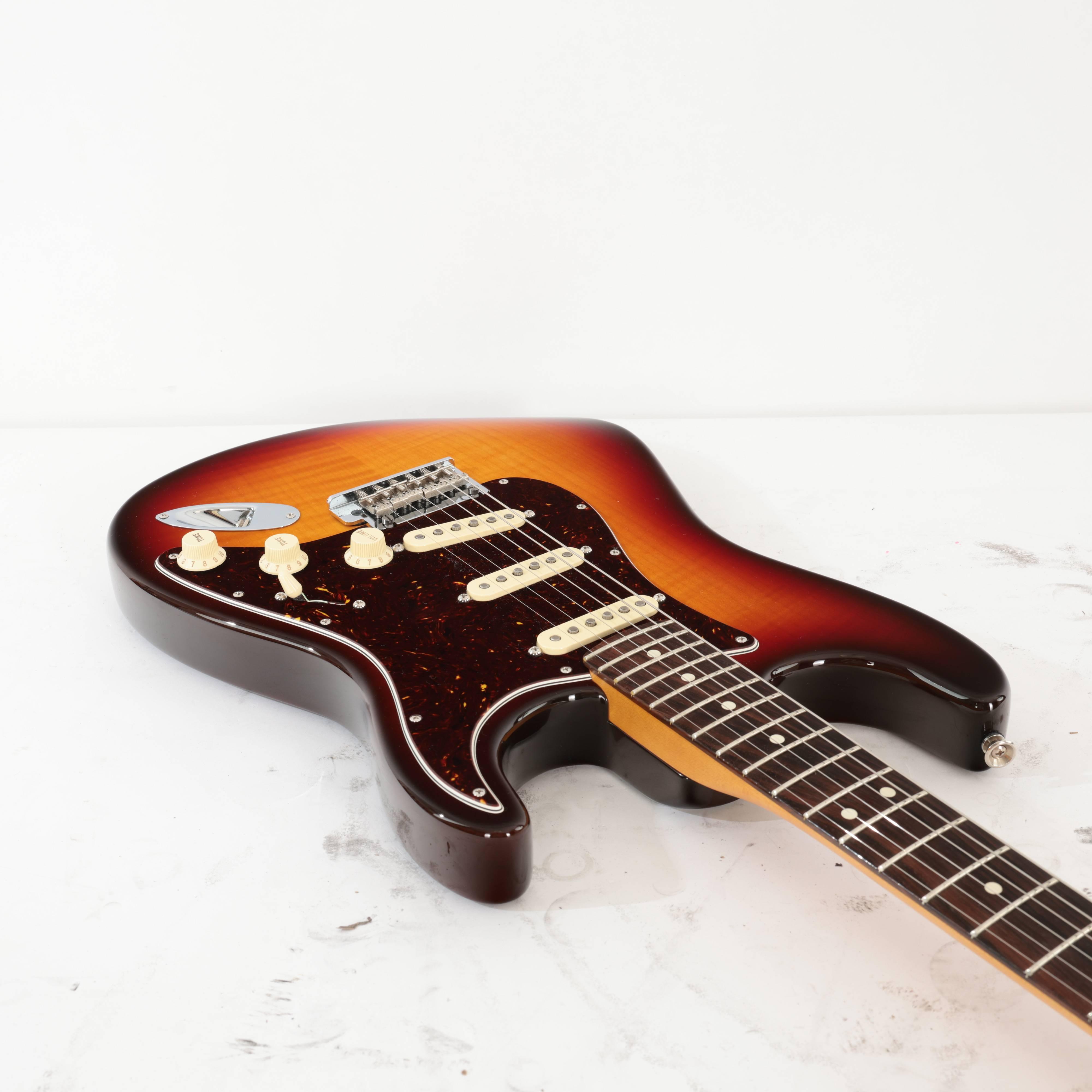 Second Hand Fender Pro II Strat 70th Anniversary Burst 644 - SH-114-2644 (8).jpg