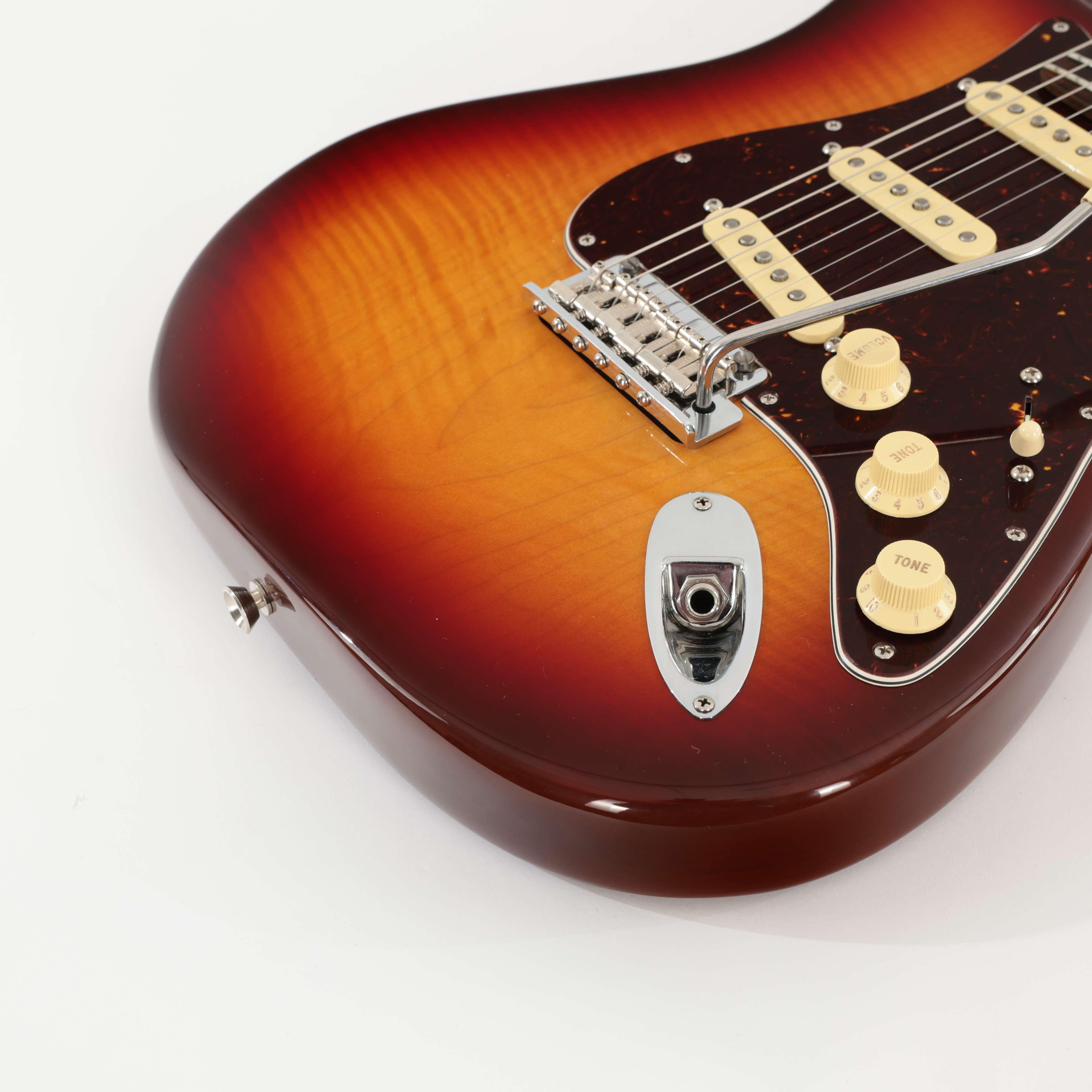 Second Hand Fender 70th Anniversary Strat In Sunburst 646 - SH-114-2646 (7).jpg