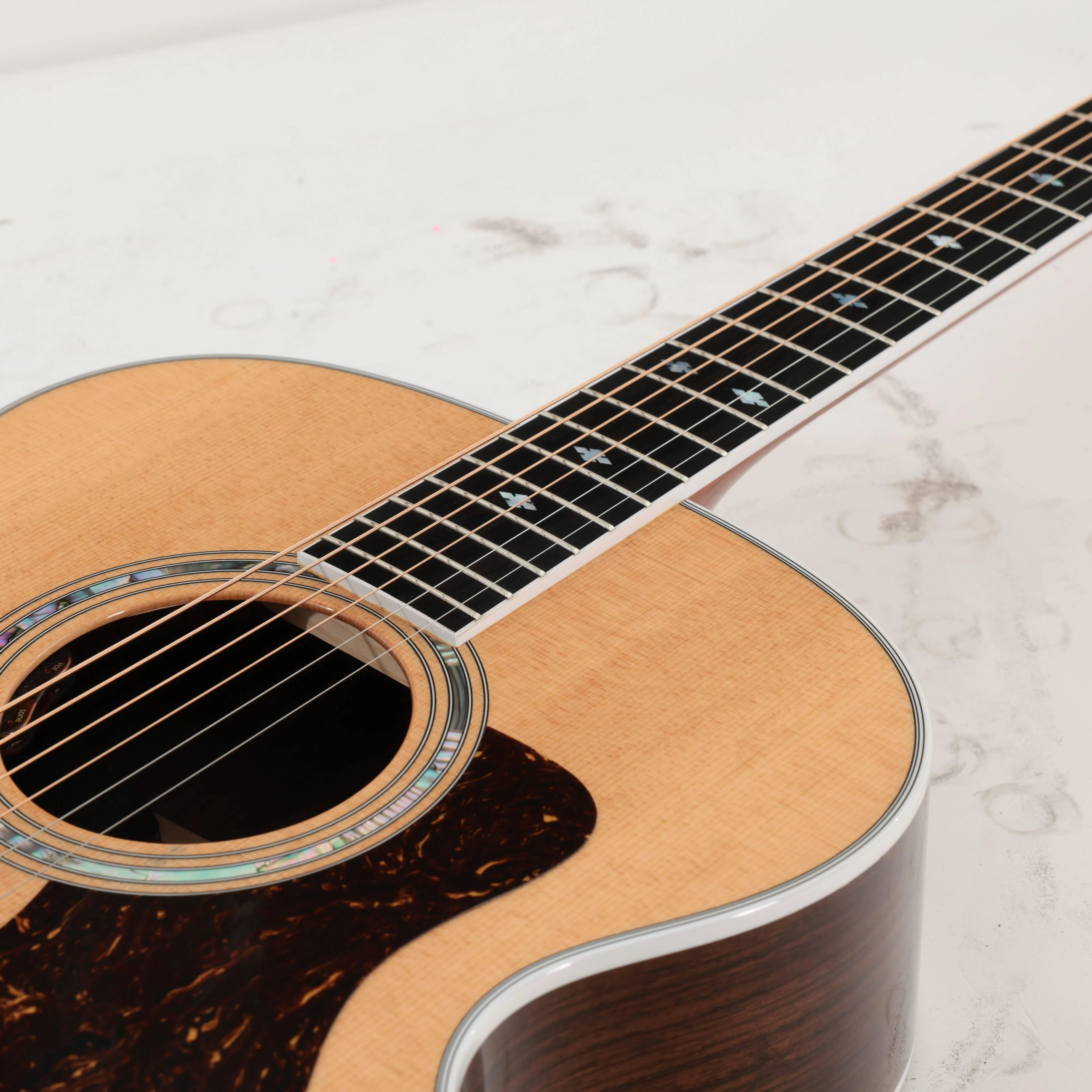 Second Hand Taylor 810E Legacy In Natural #582 - SH-114-2582 (6).jpg
