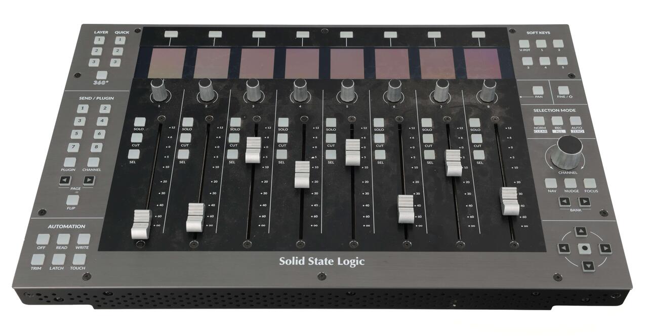 Second Hand SSL UF8 Advanced DAW Controller #118 - SH-134-0118 (2).jpg