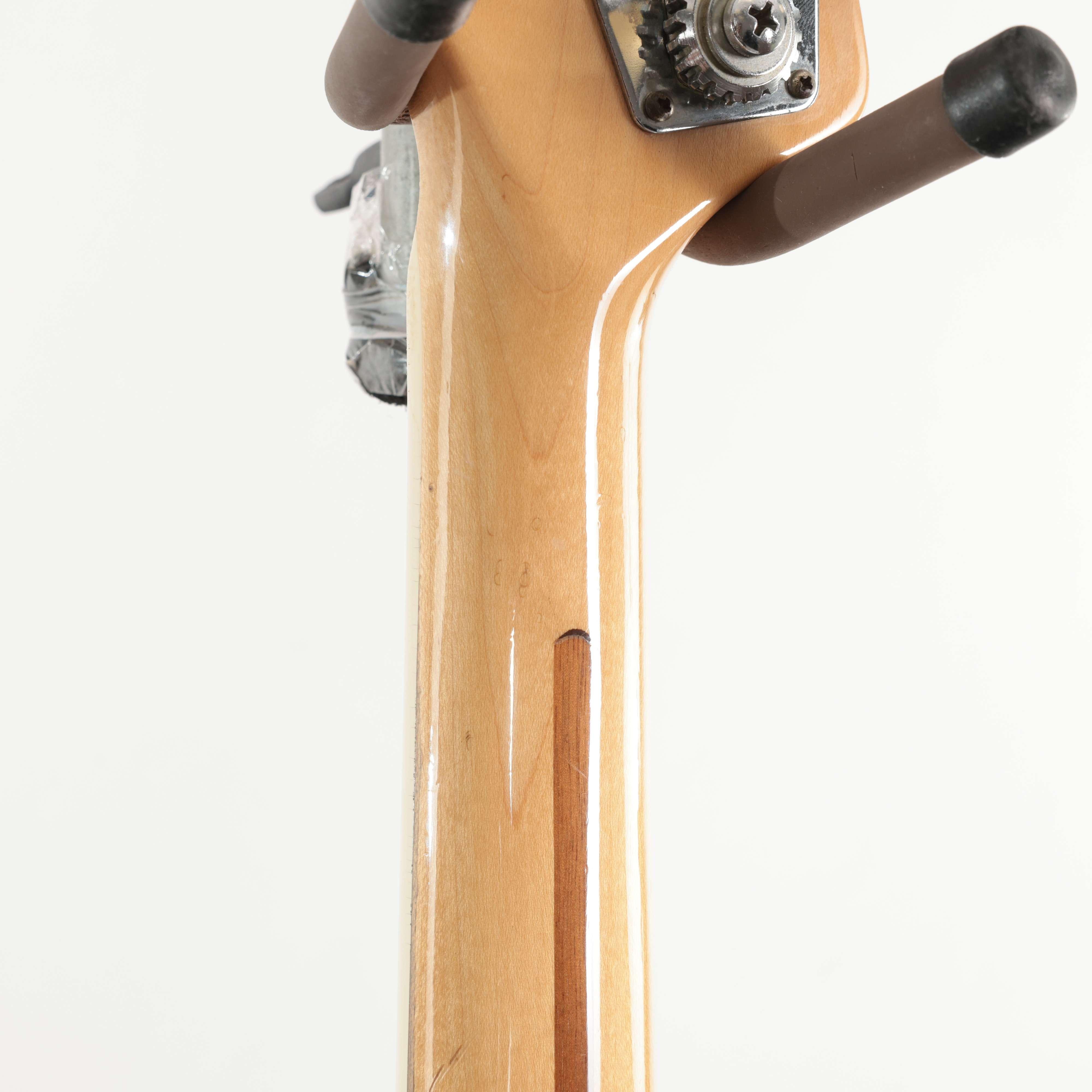 Second Hand 1976 Fender Jazz Bass Guitar Maple Neck In Black With Non-Original Hardcase 652 - SH-241-6652 (9).jpg
