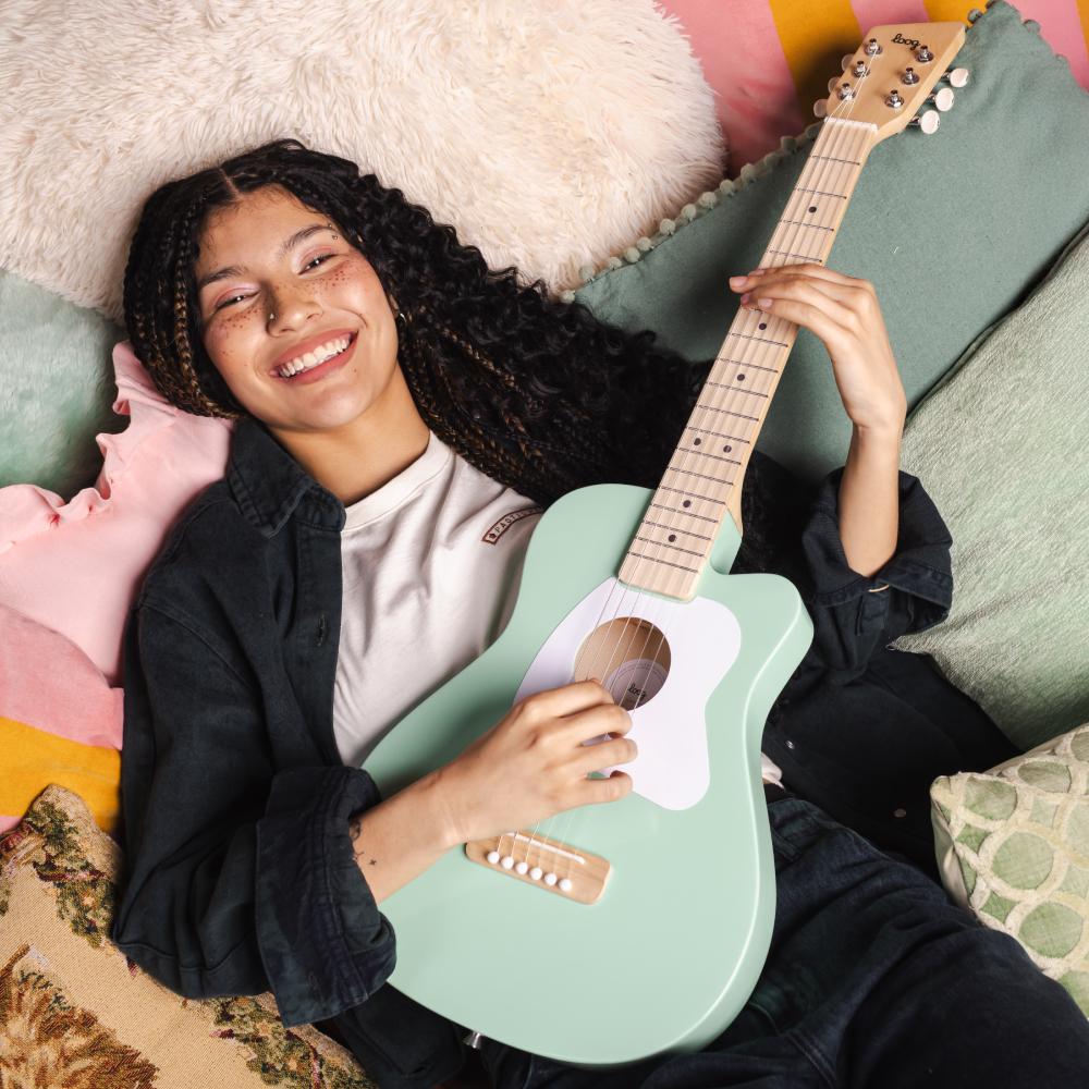 Loog Pro VI Acoustic Guitar in Green for Ages 9 Plus - LGPRVIAG-3.jpg
