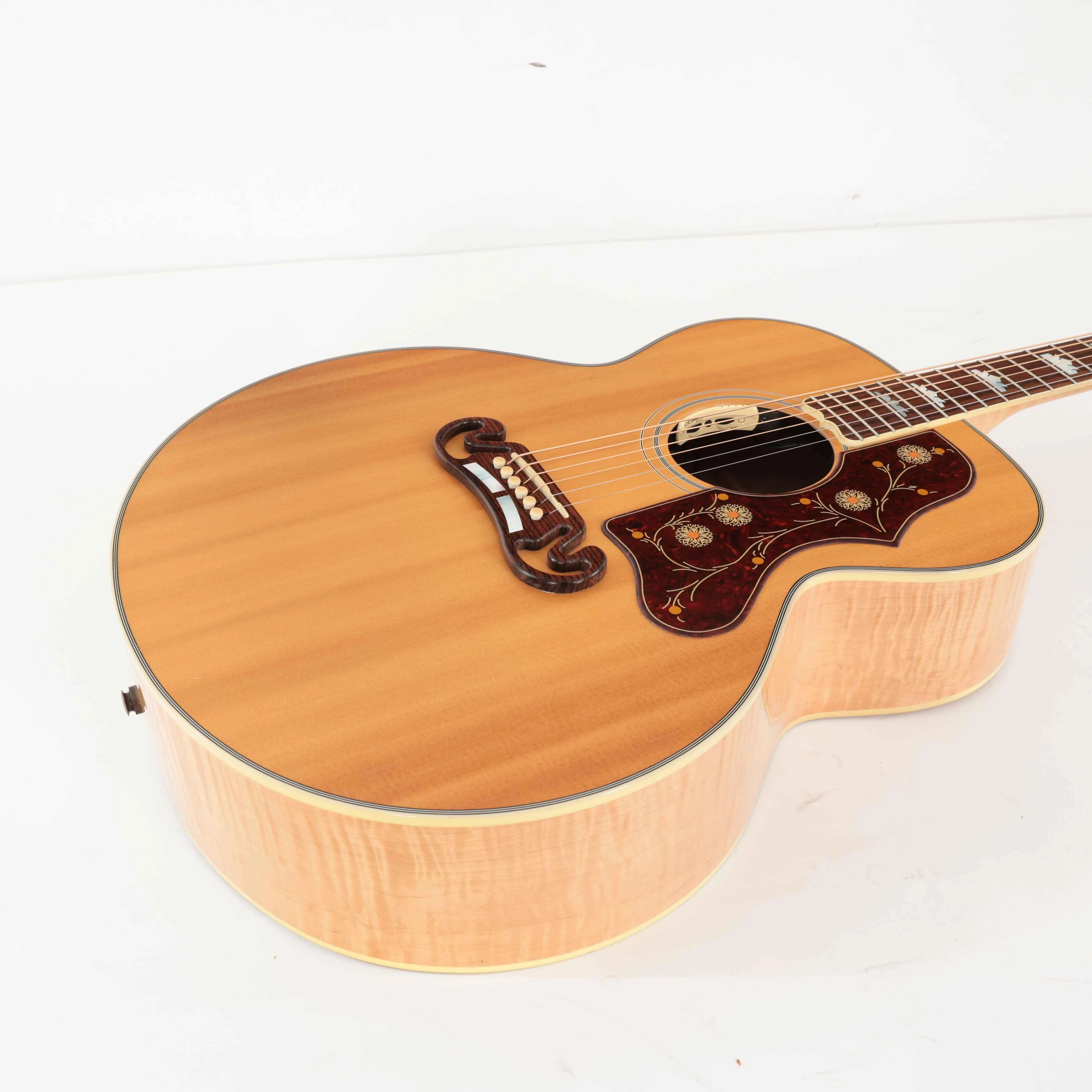 Second Hand 2016 Gibson SJ-200 Standard In Antique Natural 669 - SH-114-2669 (5).jpg