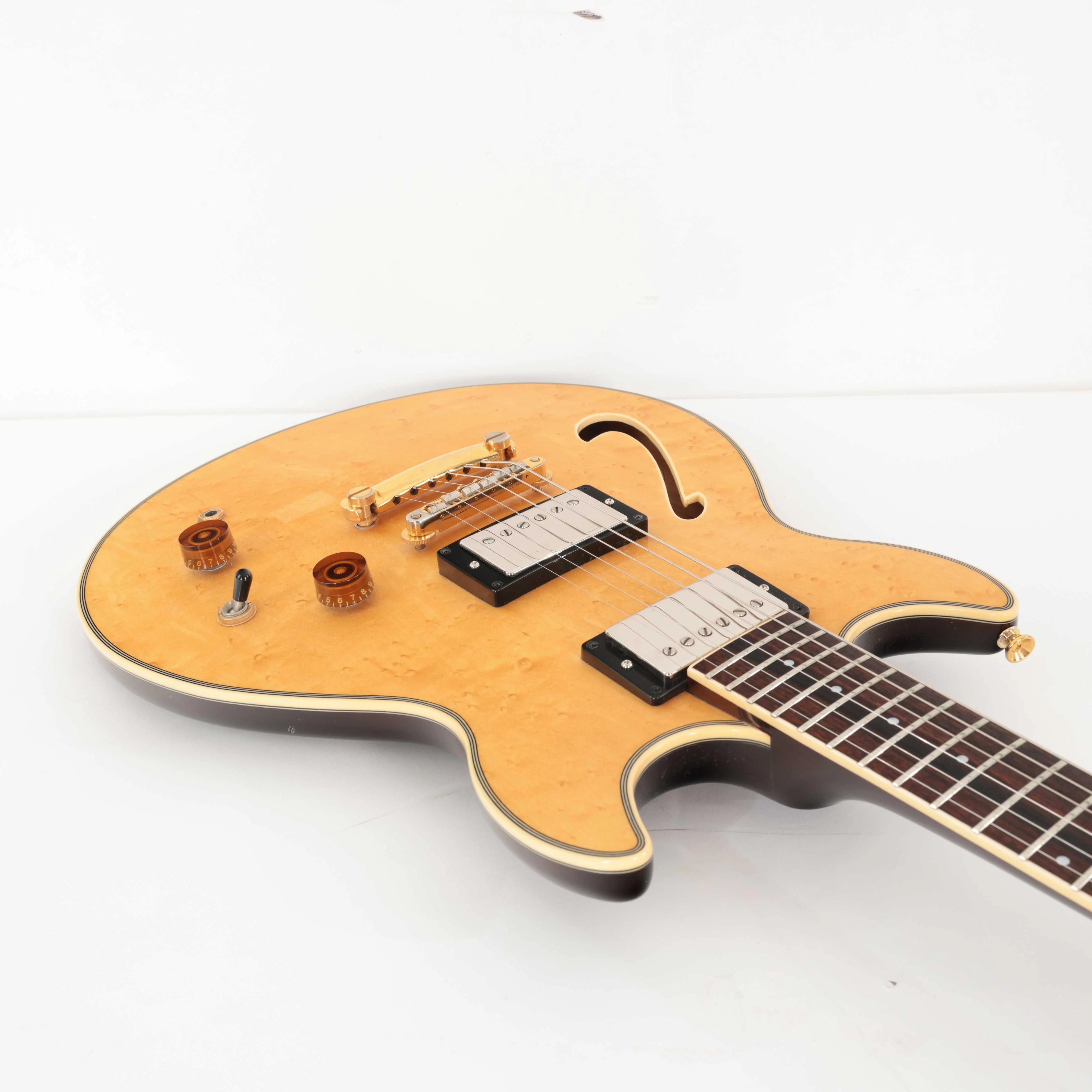 Second Hand Washburn HB-50 Birdseye Maple MIJ 040 - SH-168-0040 (9).jpg
