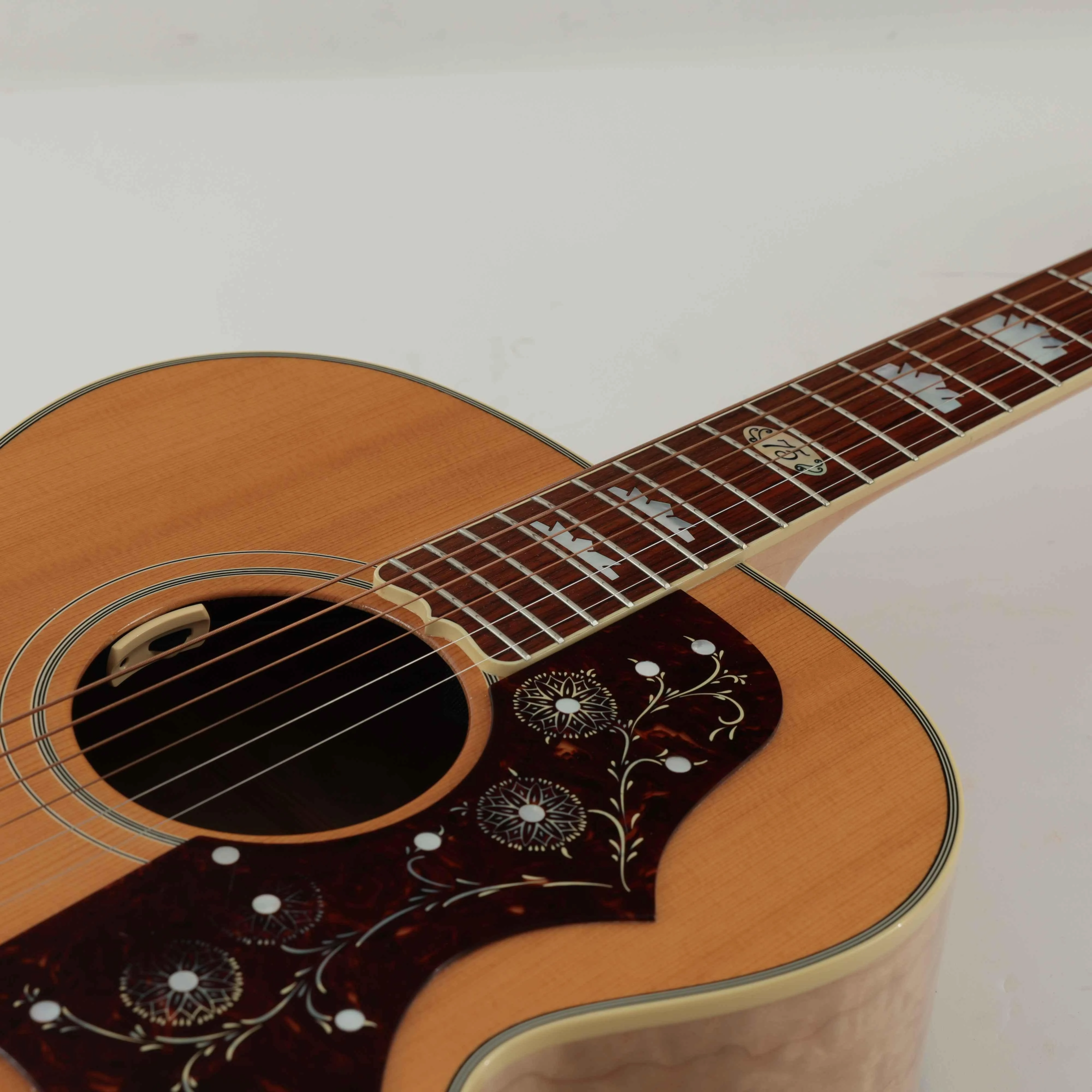 Second Hand Gibson SJ-200 75th Anniversary Quilt Ltd Edition In Natural #658 - SH-114-2658 (7).jpg