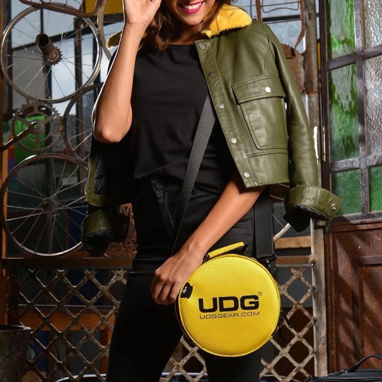 UDG Ultimate DIGI Headphone Bag in Yellow - U9950YL (2).jpg