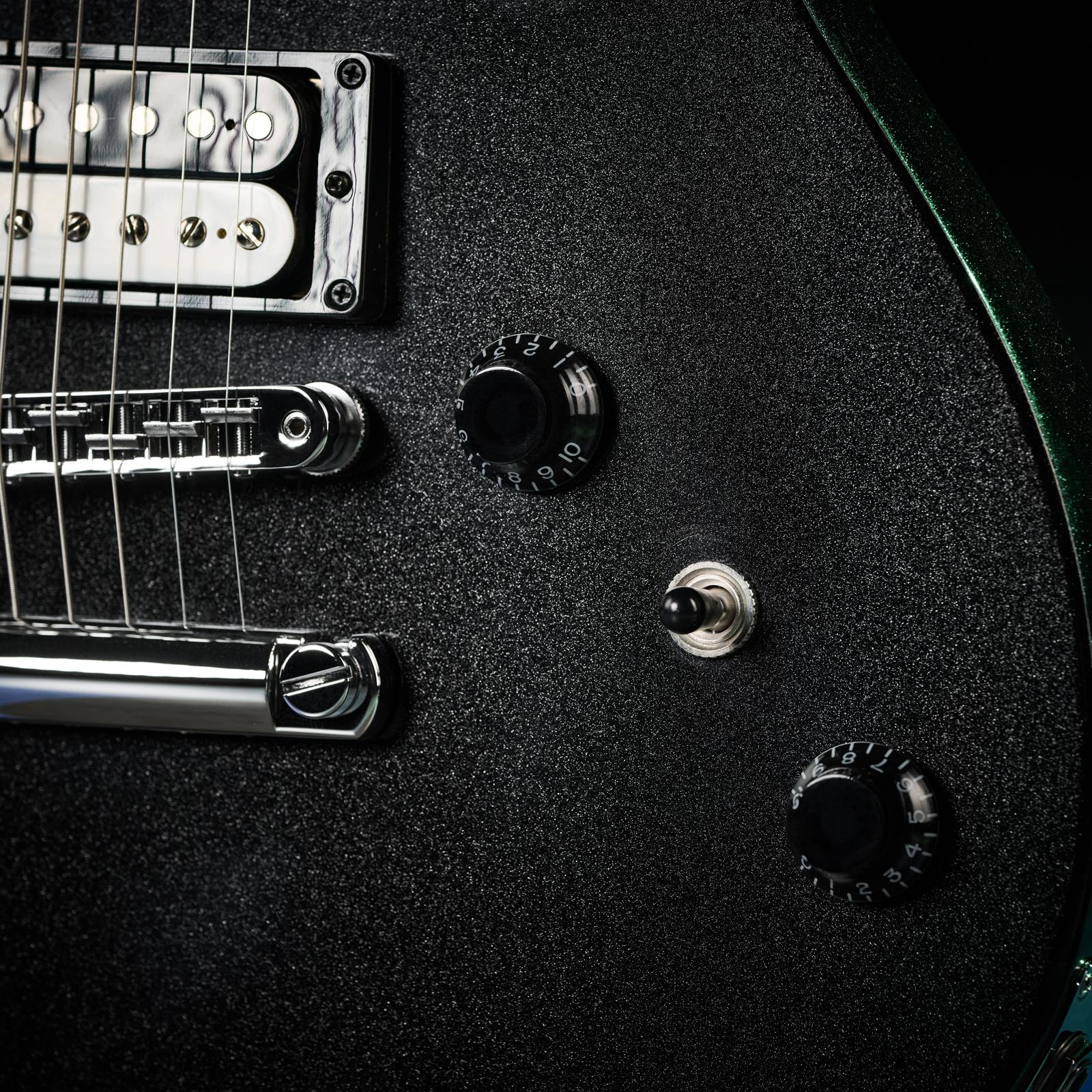 Gibson Victory Baritone Electric Guitar in Graphite Metallic - VICB00GRCH1-SNT-Beauty-Controls.jpg