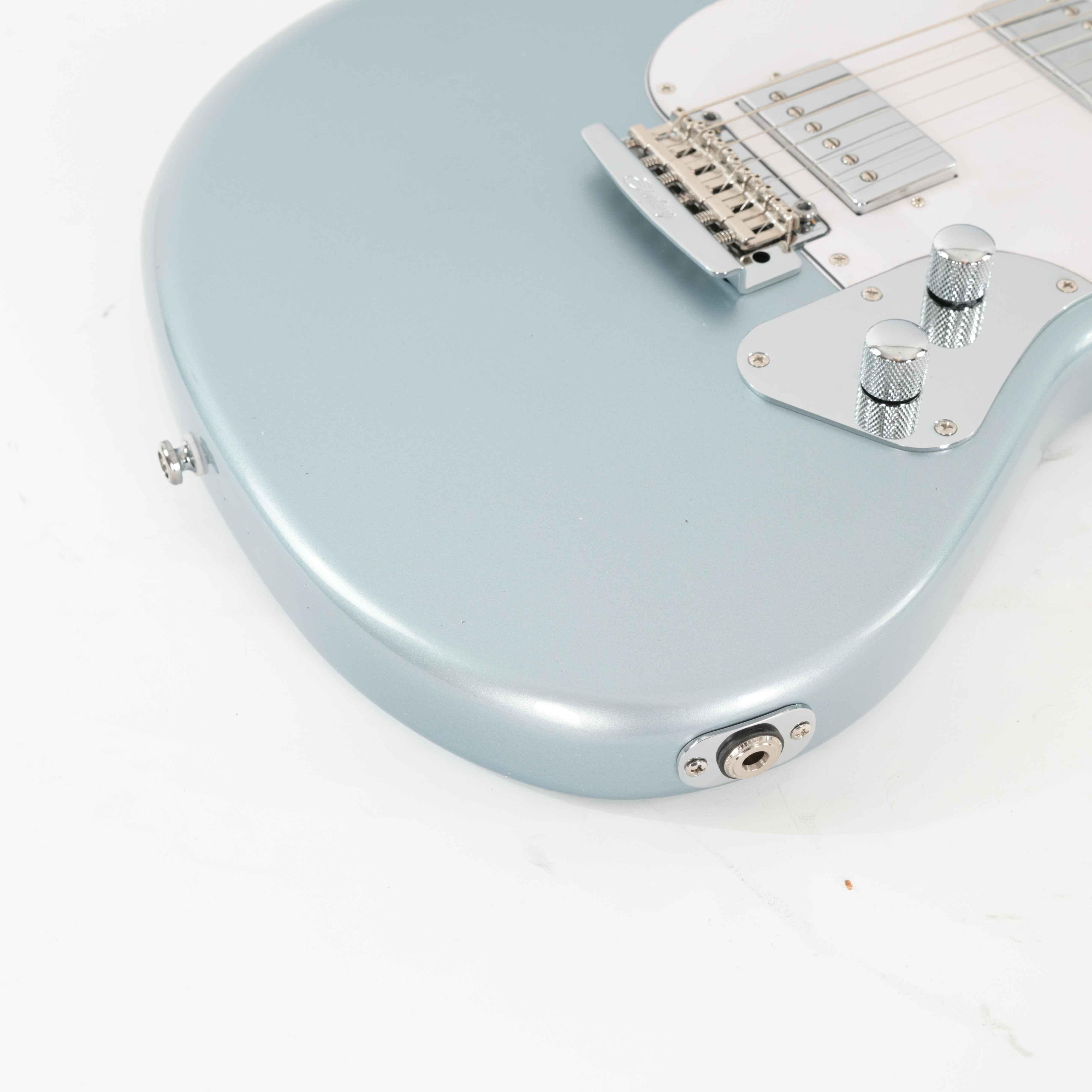 B Stock : Sterling by Music Man StingRay SR50 Electric Guitar in Firemist Silver - 002 - B-SR50FSVM2-0002 (7).jpg