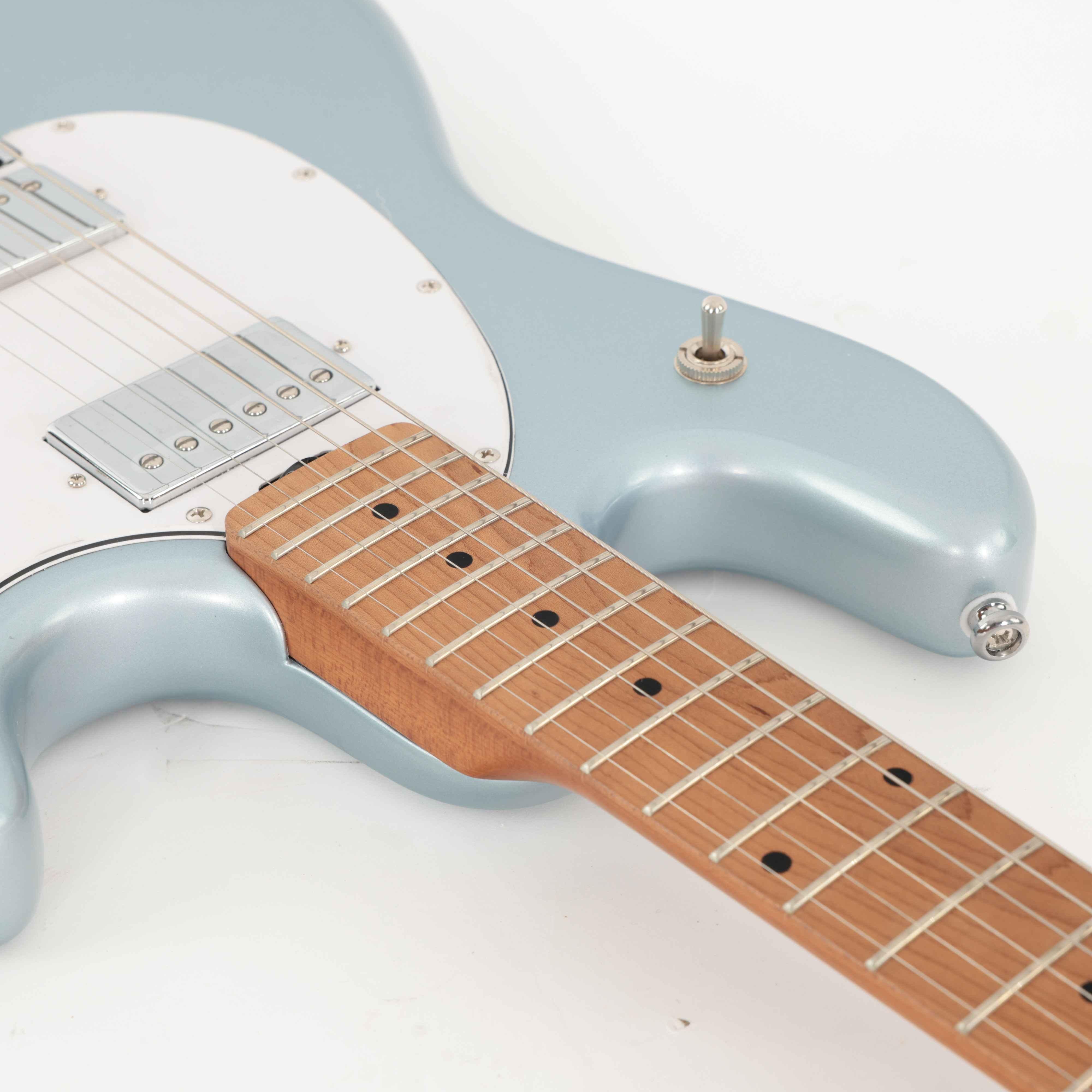 B Stock : Sterling by Music Man StingRay SR50 Electric Guitar in Firemist Silver - 002 - B-SR50FSVM2-0002 (9).jpg