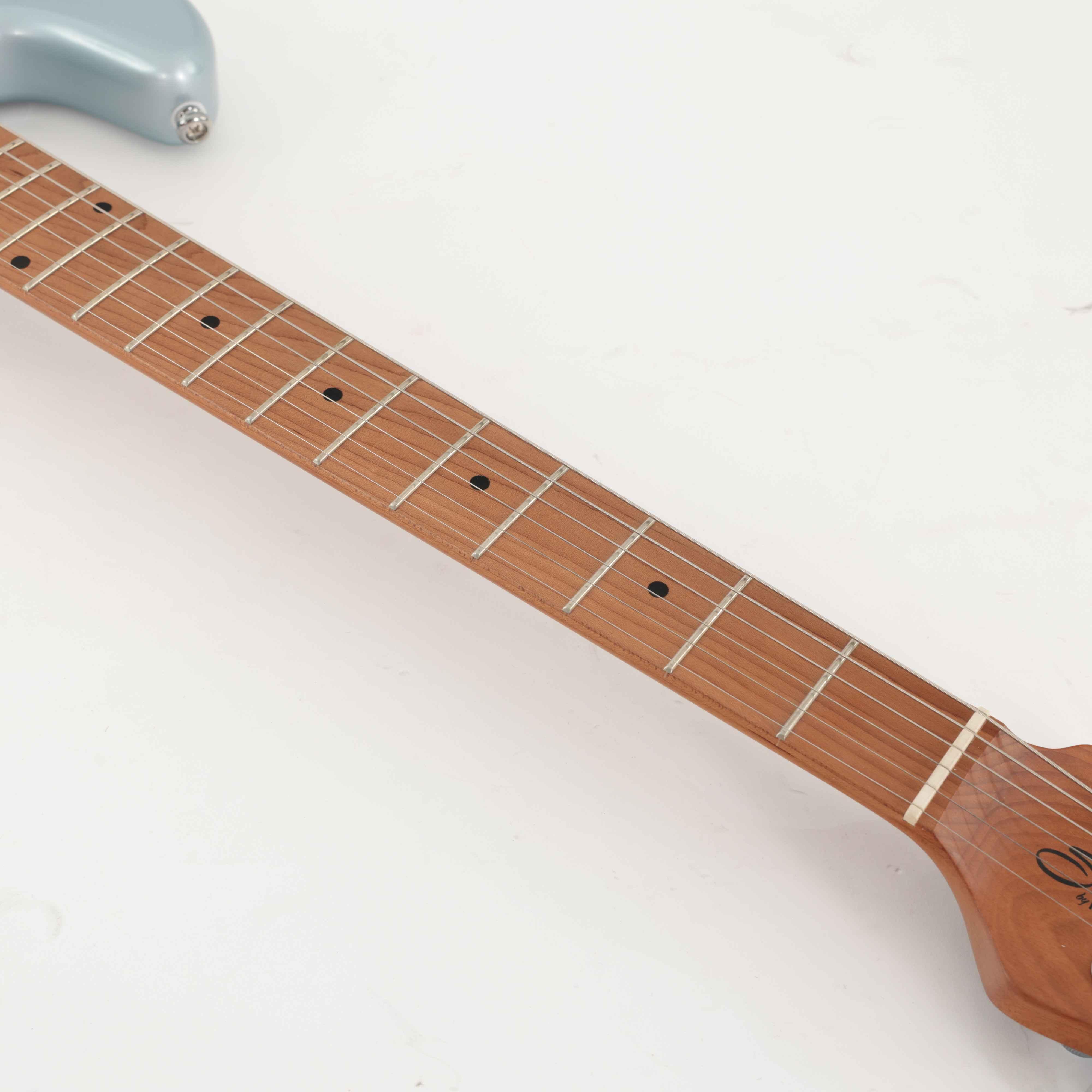 B Stock : Sterling by Music Man StingRay SR50 Electric Guitar in Firemist Silver - 002 - B-SR50FSVM2-0002 (10).jpg