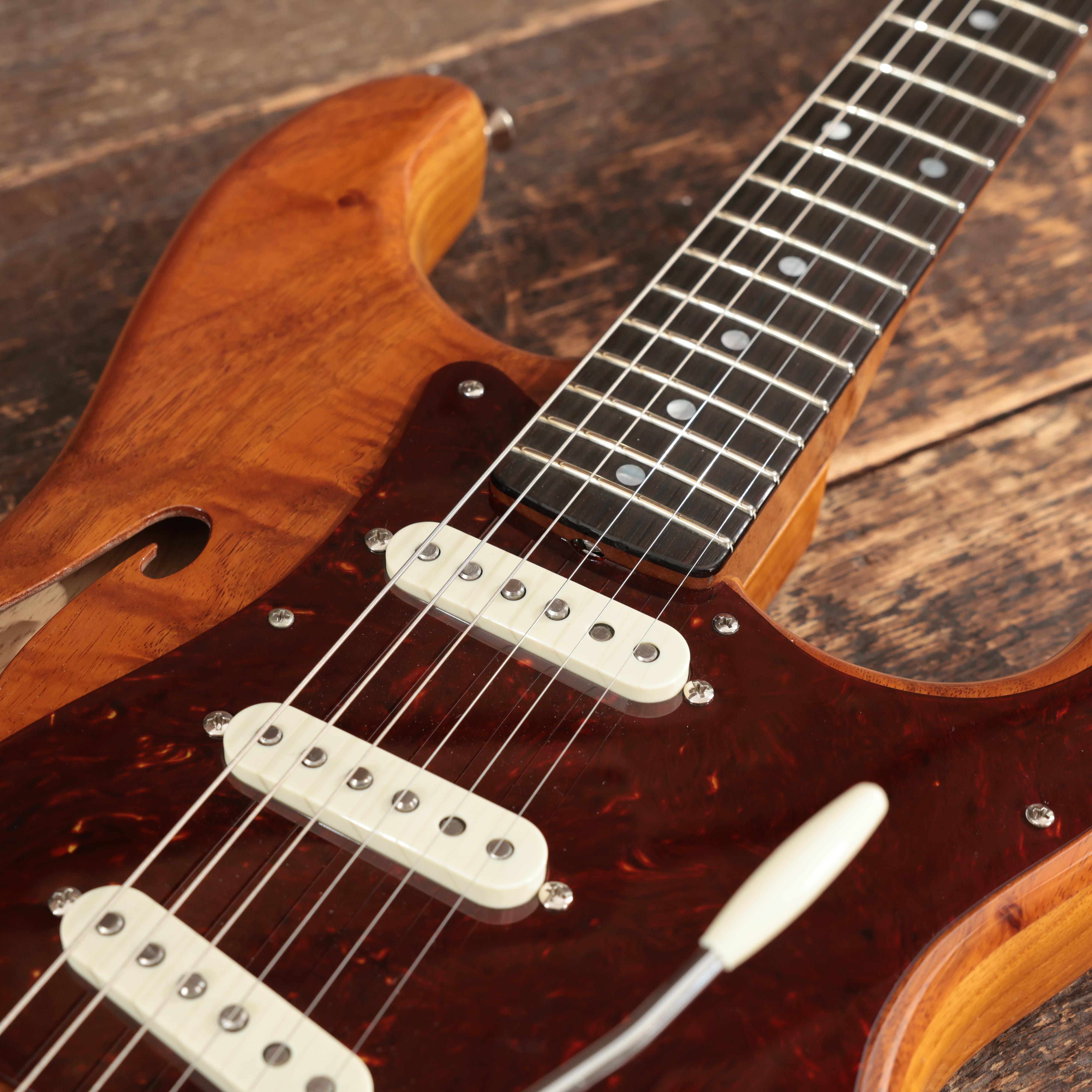 Fender Custom Shop Artisan Stratocaster Thinline Ash Body with AAAA Koa Top - CZ582329 (11).JPG