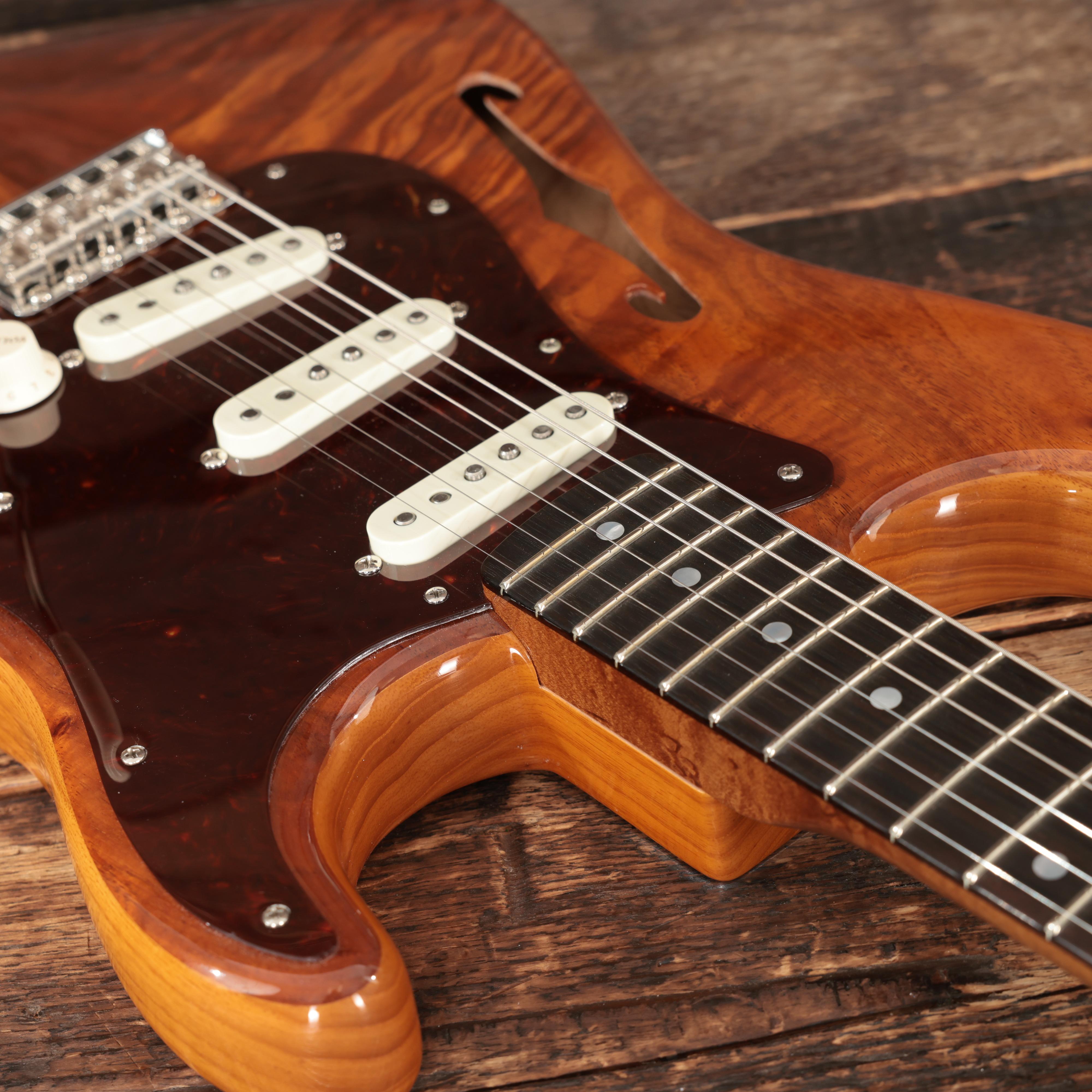 Fender Custom Shop Artisan Stratocaster Thinline Ash Body with AAAA Koa Top - CZ582329 (17).JPG