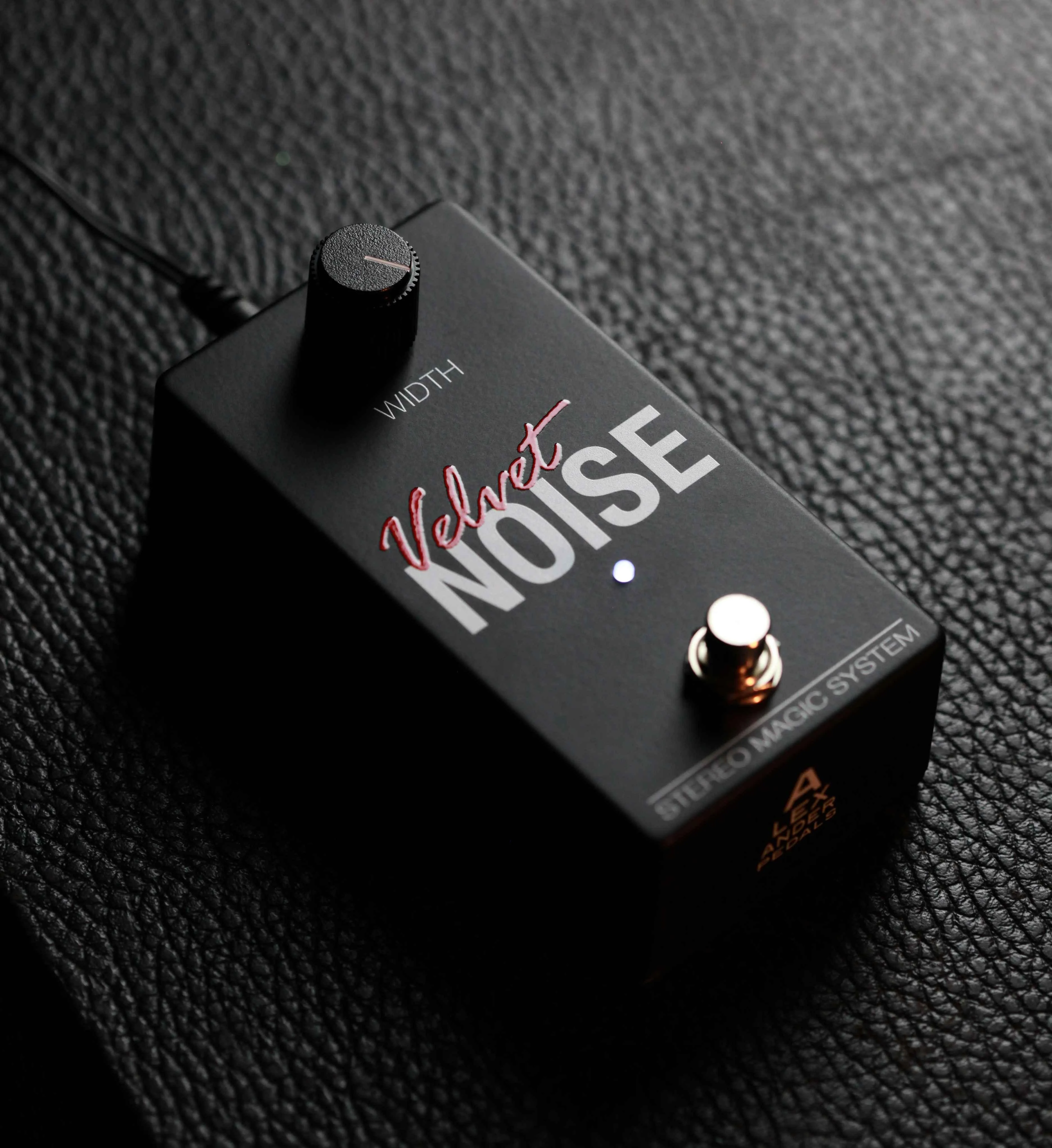 Alexander Pedals Velvet Noise Stereo Widener Pedal - VELVENOISE-3.jpg