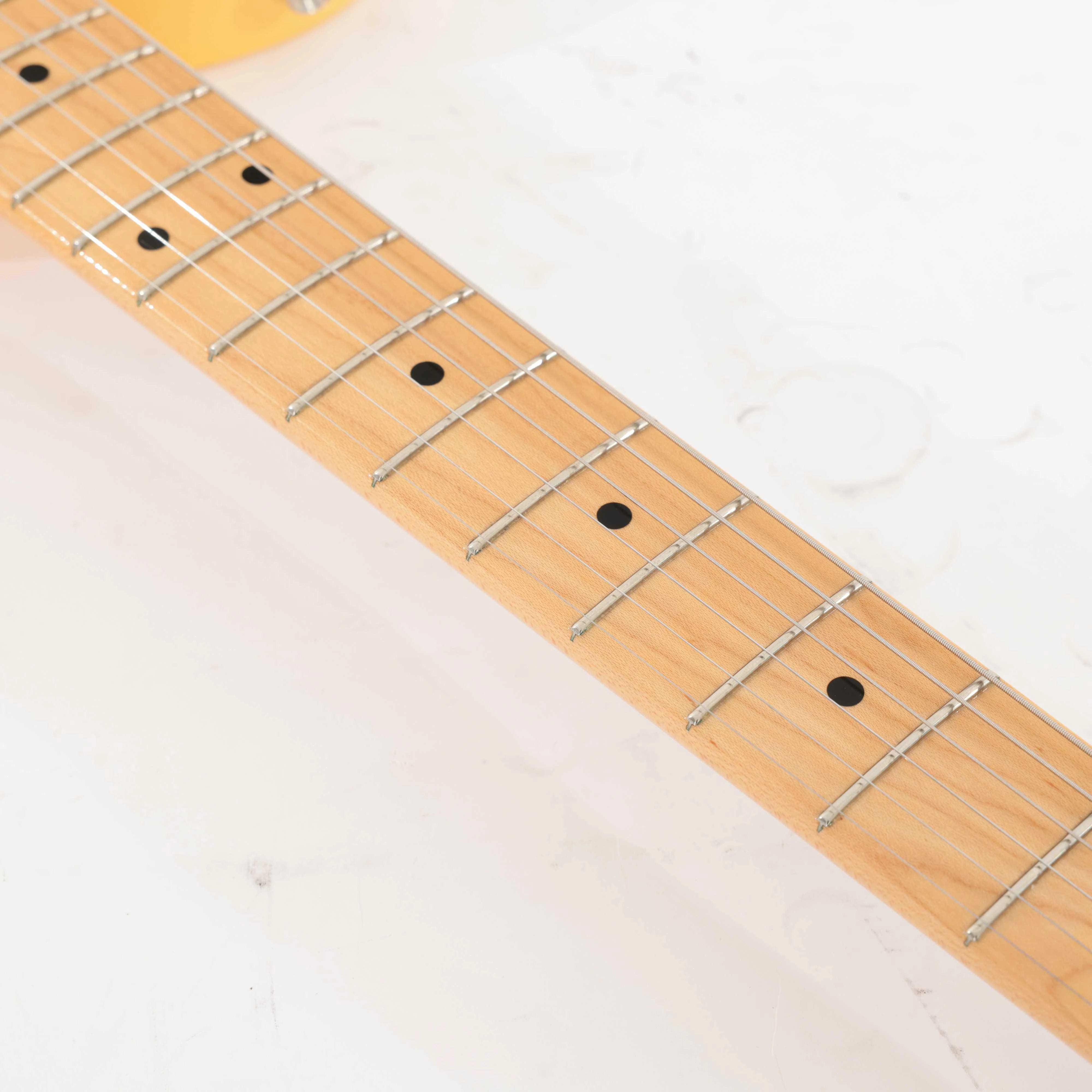 Second Hand Fender American Vintage 52 Telecaster Butterscotch With Seymour Duncan 032 - SH-131-0032 (12).jpg