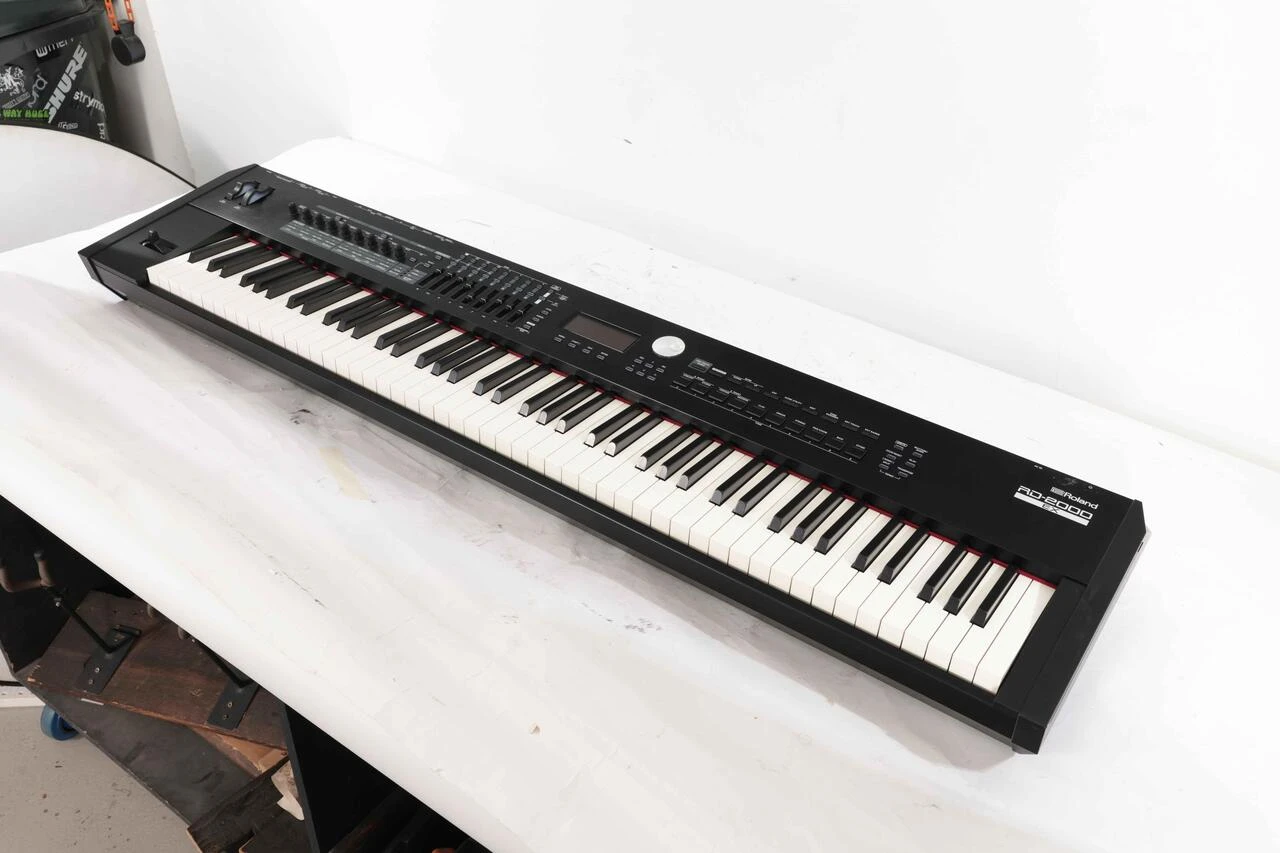 Second Hand Roland RD-2000 EX Stage Piano #136 - SH-130-1136 (3).jpg