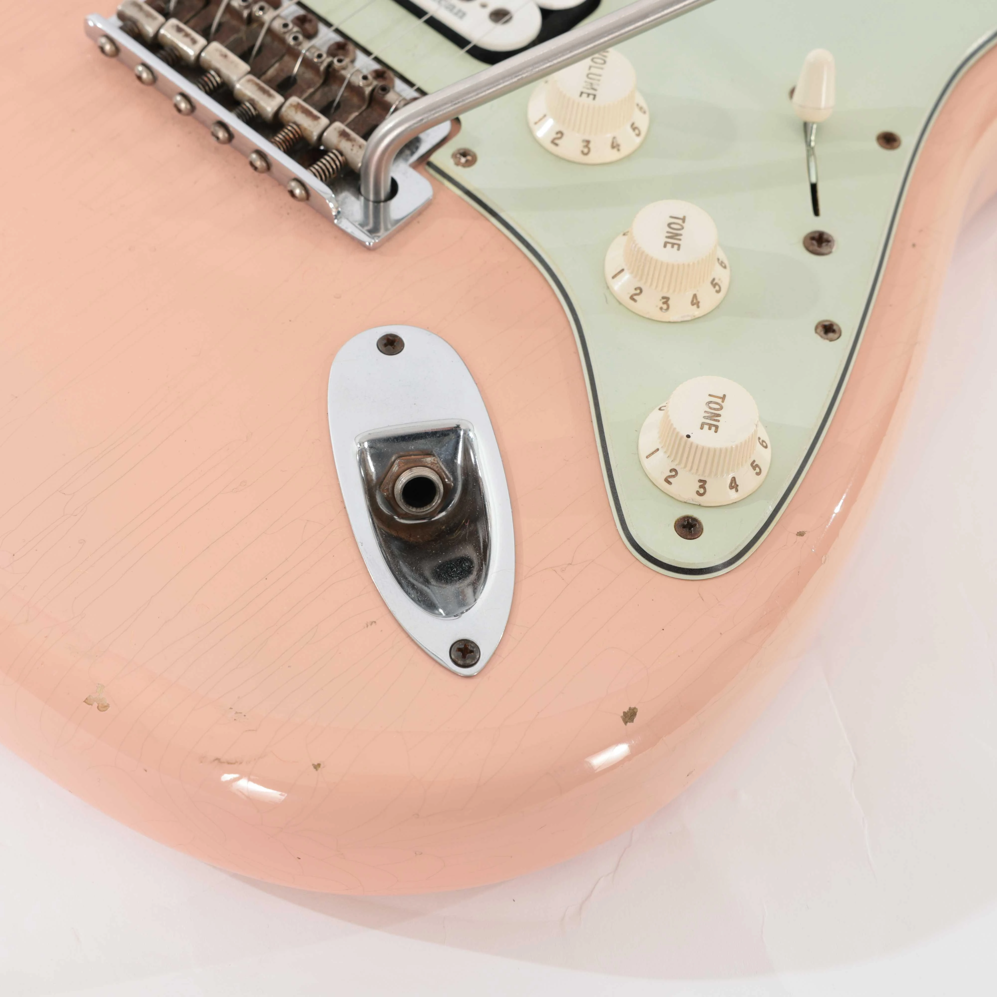 Second Hand Fender Custom Shop Strat Relic HSS In Shell Pink 024 - SH-131-0024 (9).jpg