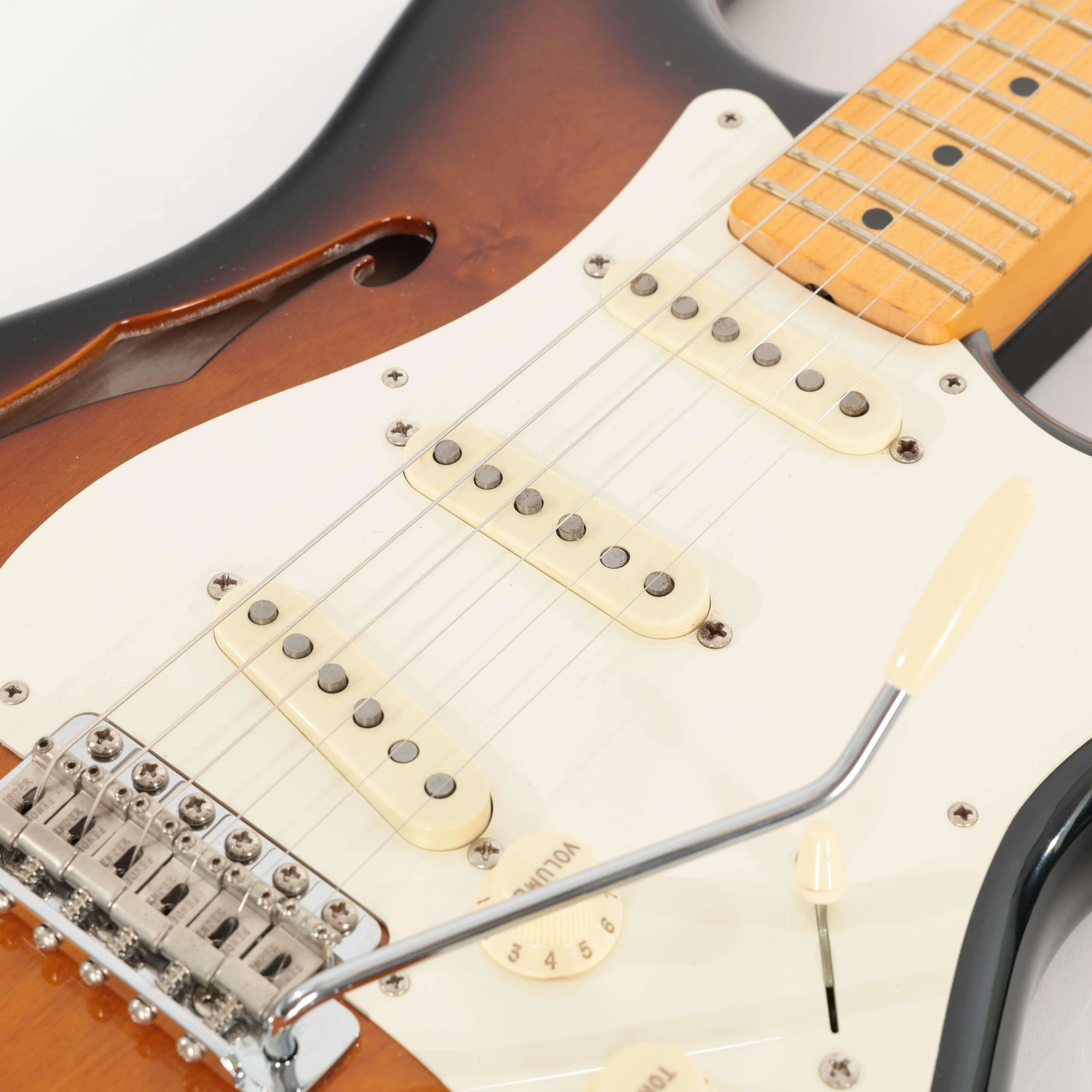 Second Hand Fender Eric Johnson Thinline Stratocaster 2-Tone Sunburst #743 - SH-197-0743 (8).jpg